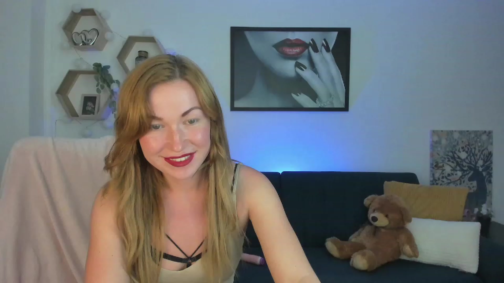Gallery image thumbnail from Amia_Miley18's myfreecams stream on, 07/25/2023, 20:29 image 4 of 20