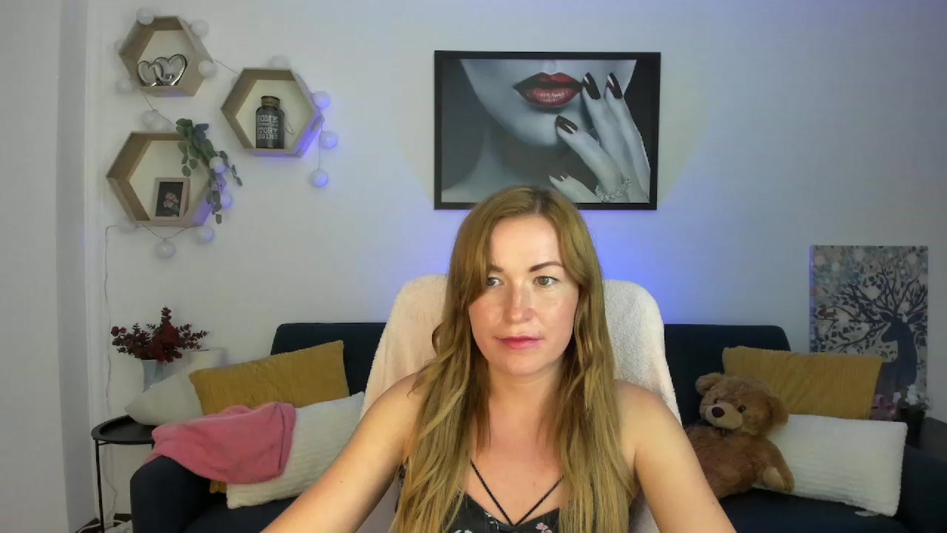 Gallery image thumbnail from Amia_Miley18's myfreecams stream on, 07/25/2023, 22:49 image 9 of 20