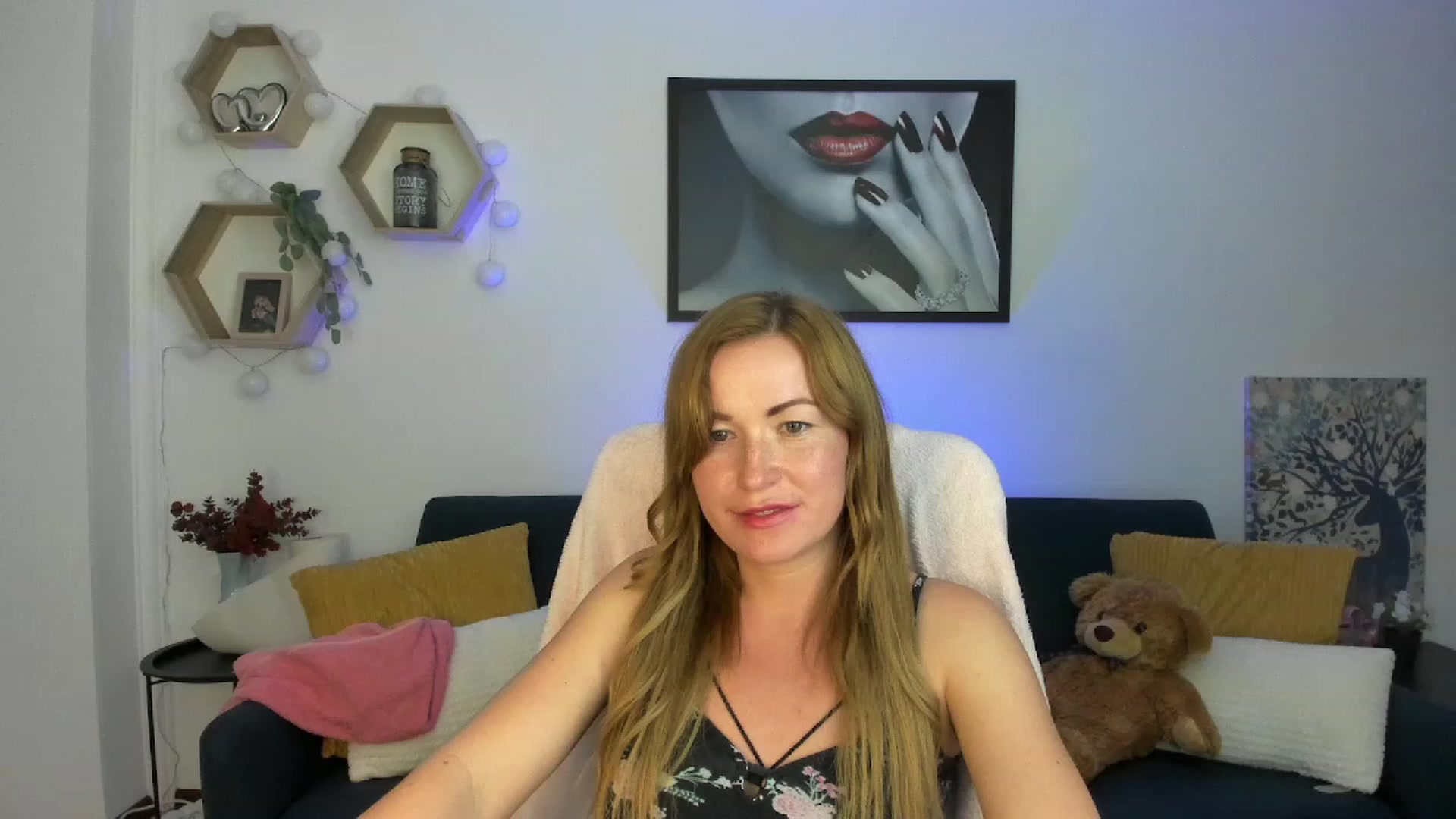 Gallery image thumbnail from Amia_Miley18's myfreecams stream on, 07/25/2023, 22:49 image 10 of 20