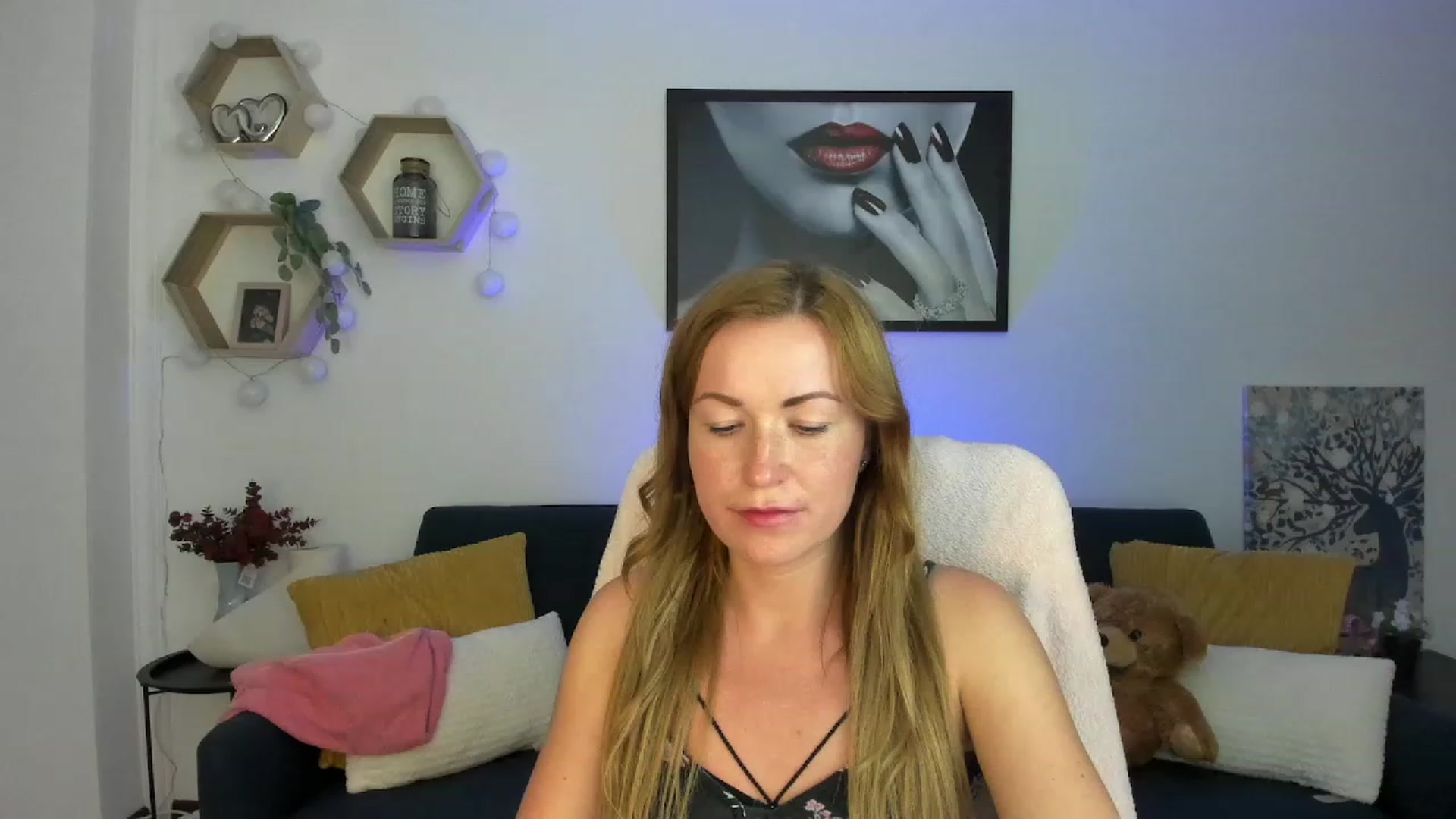 Gallery image thumbnail from Amia_Miley18's myfreecams stream on, 07/25/2023, 22:49 image 19 of 20