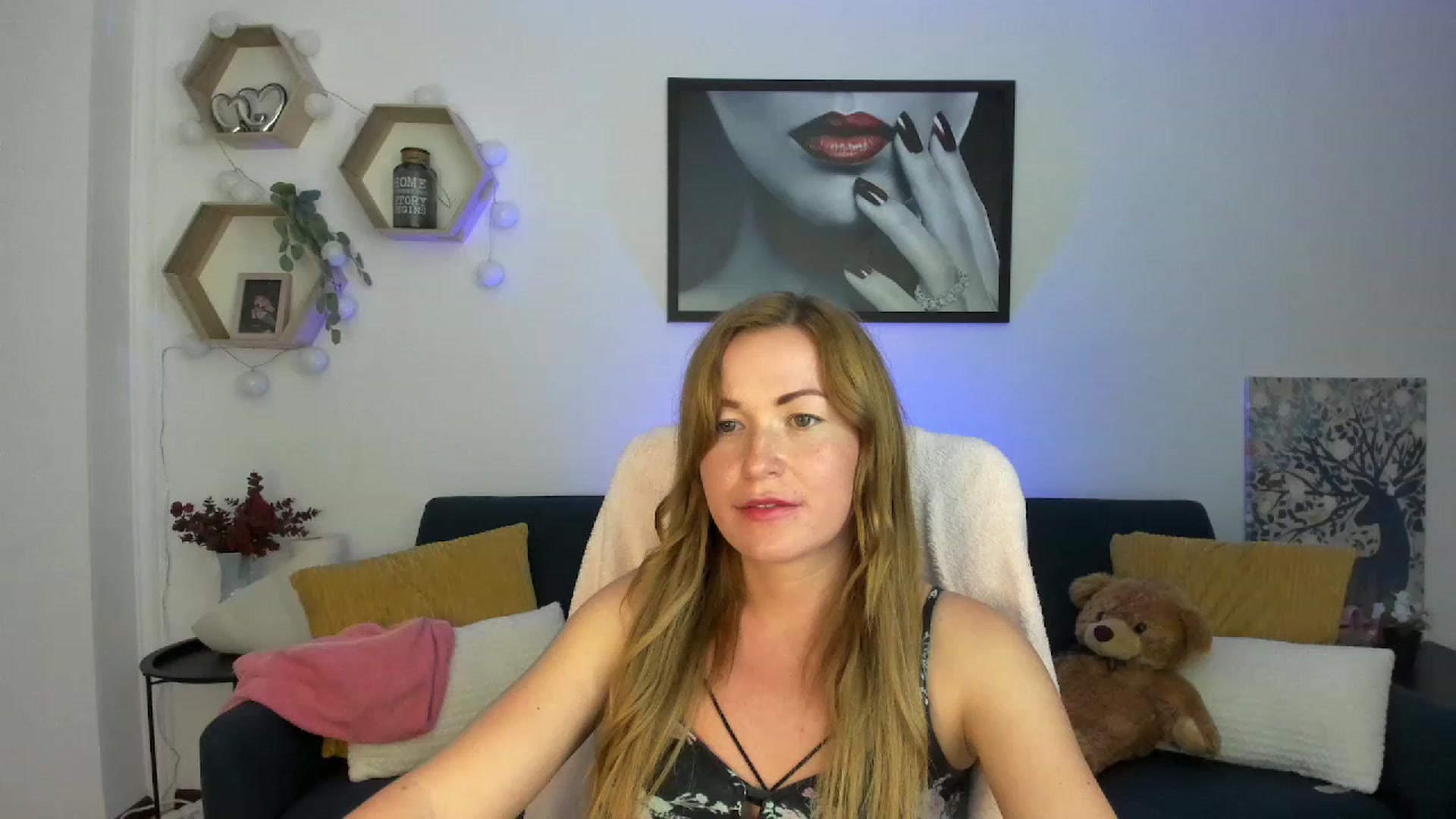 Gallery image thumbnail from Amia_Miley18's myfreecams stream on, 07/25/2023, 22:49 image 8 of 20