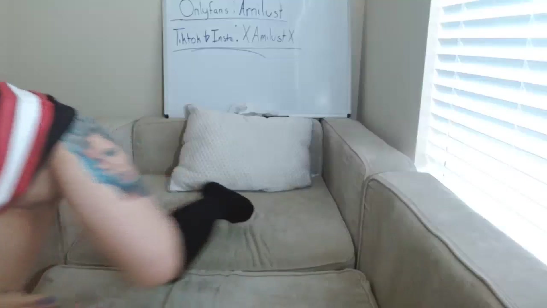 Gallery image thumbnail from Amilustxx's myfreecams stream on, 02/29/2024, 19:44 image 17 of 20