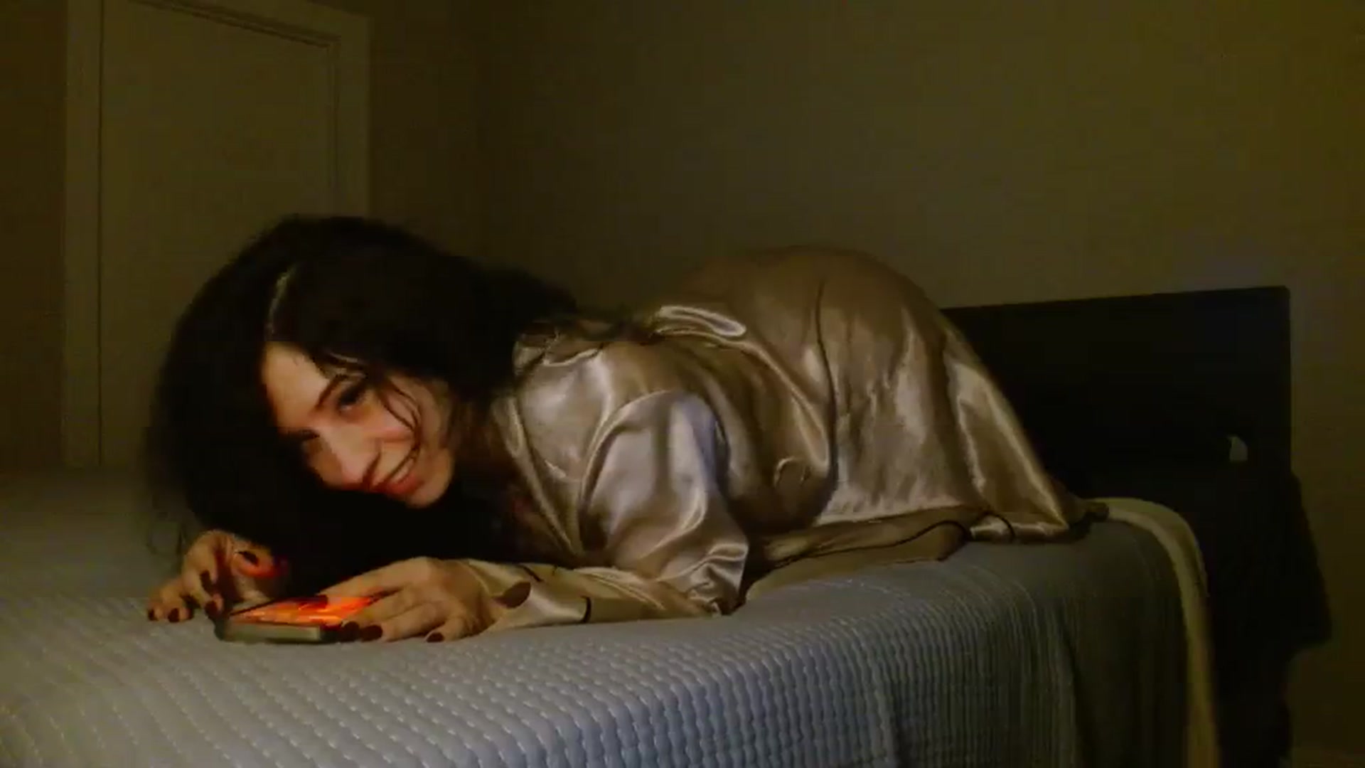 Gallery image thumbnail from Amilustxx's myfreecams stream on, 04/13/2024, 01:44 image 17 of 20