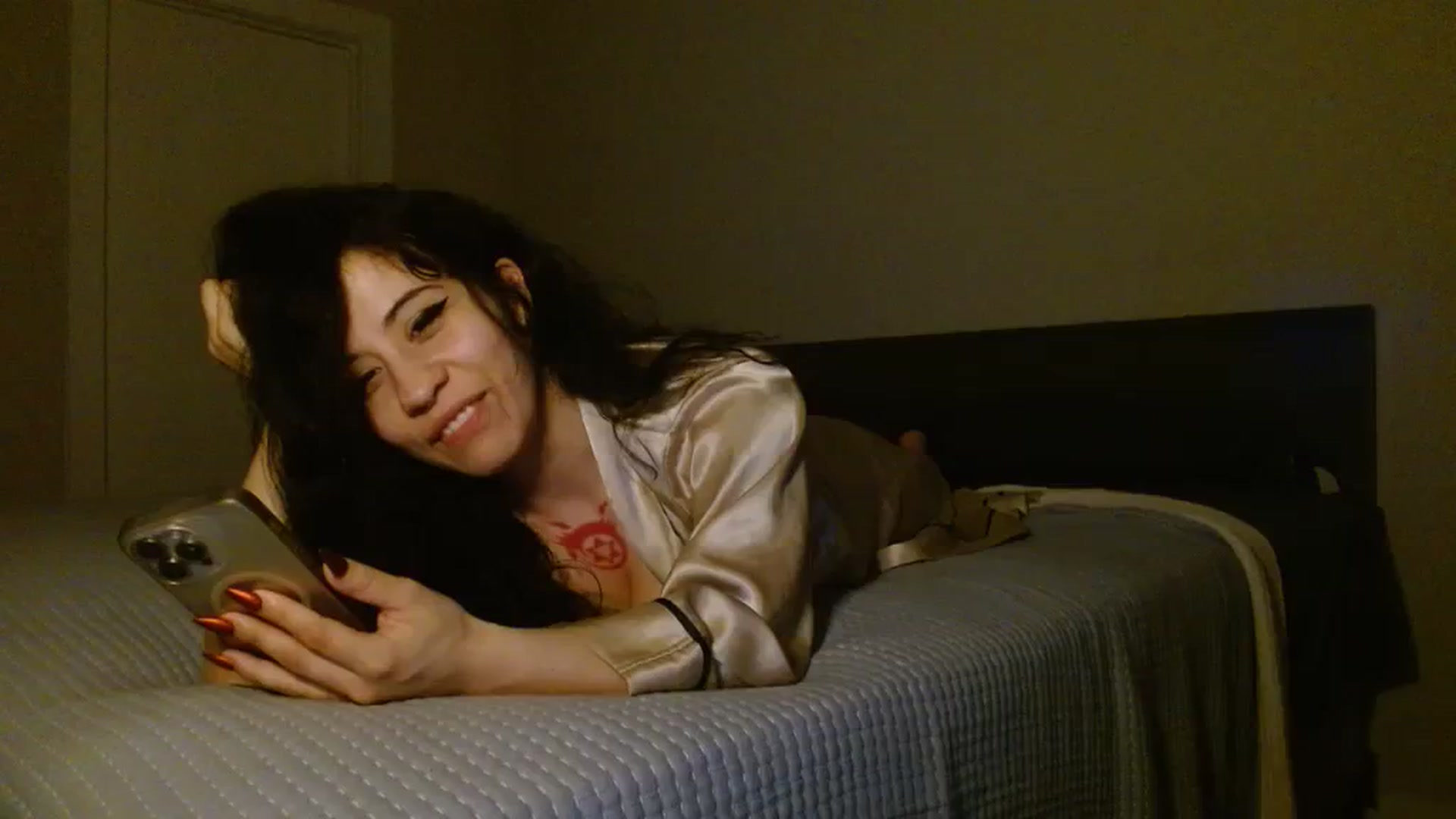Gallery image thumbnail from Amilustxx's myfreecams stream on, 04/13/2024, 01:44 image 18 of 20