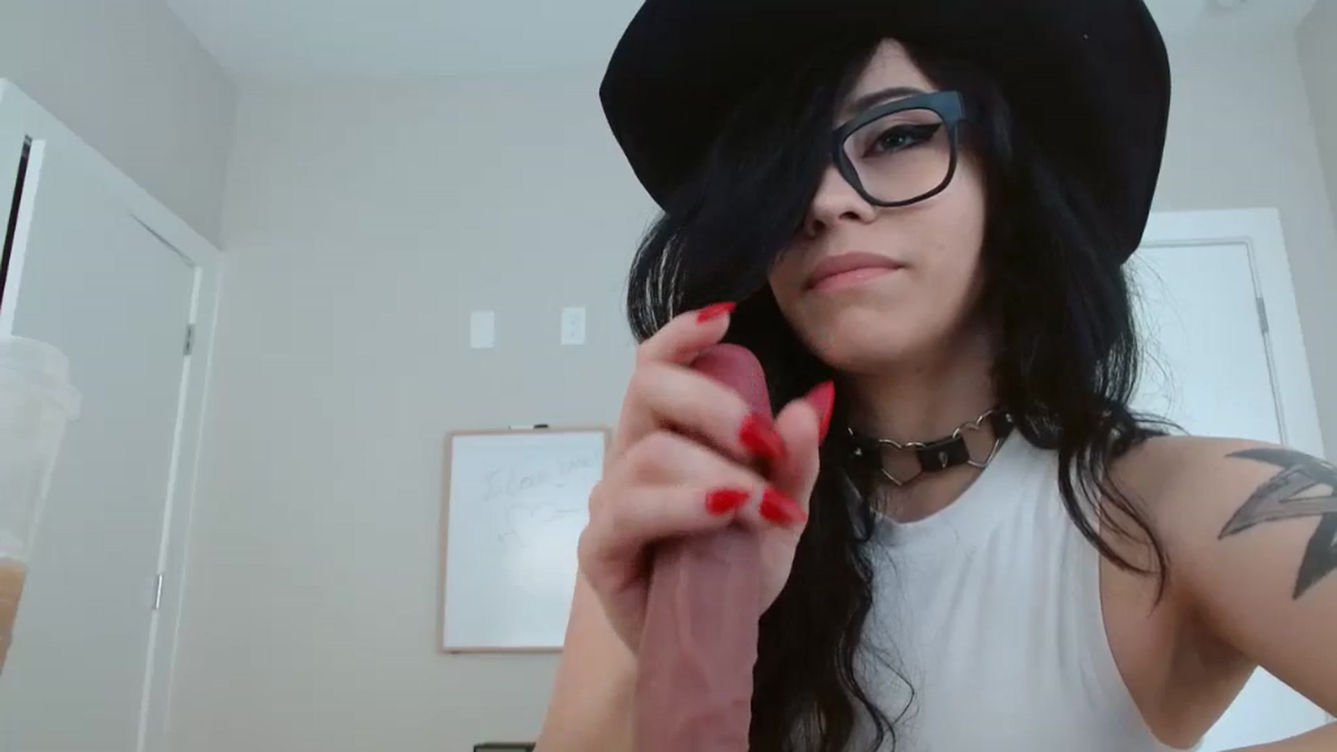 Gallery image thumbnail from Amilustxx's myfreecams stream on, 05/10/2024, 16:48 image 9 of 20