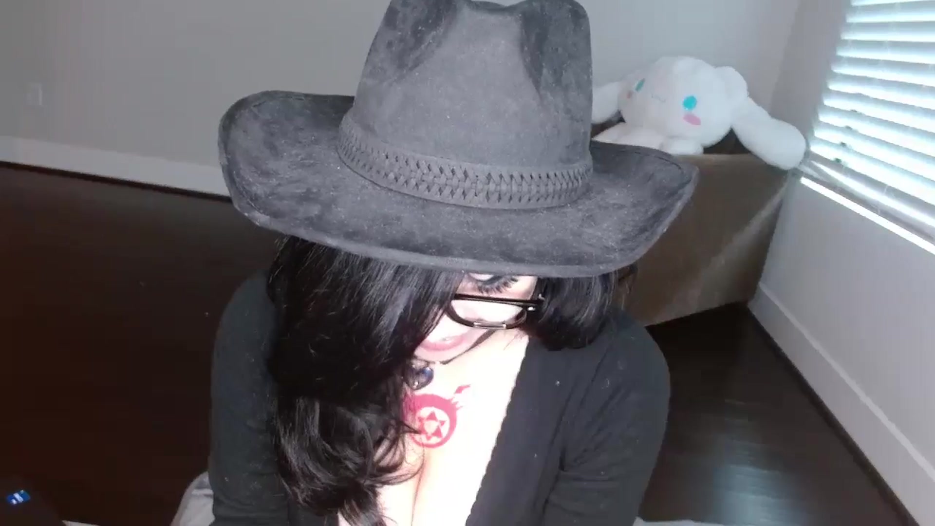 Gallery image thumbnail from Amilustxx's myfreecams stream on, 07/28/2024, 24:51 image 4 of 20