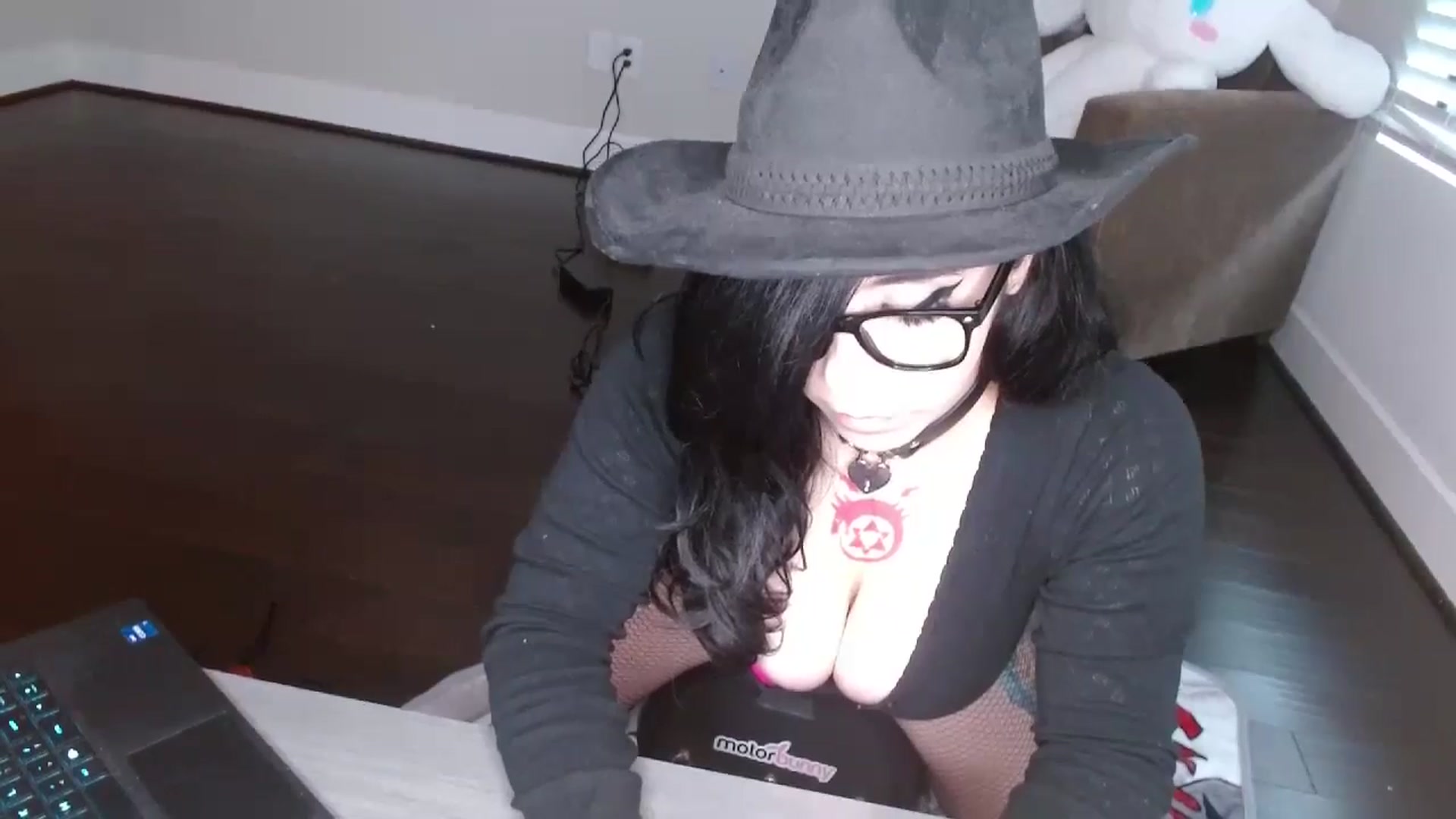 Gallery image thumbnail from Amilustxx's myfreecams stream on, 07/28/2024, 24:51 image 12 of 20