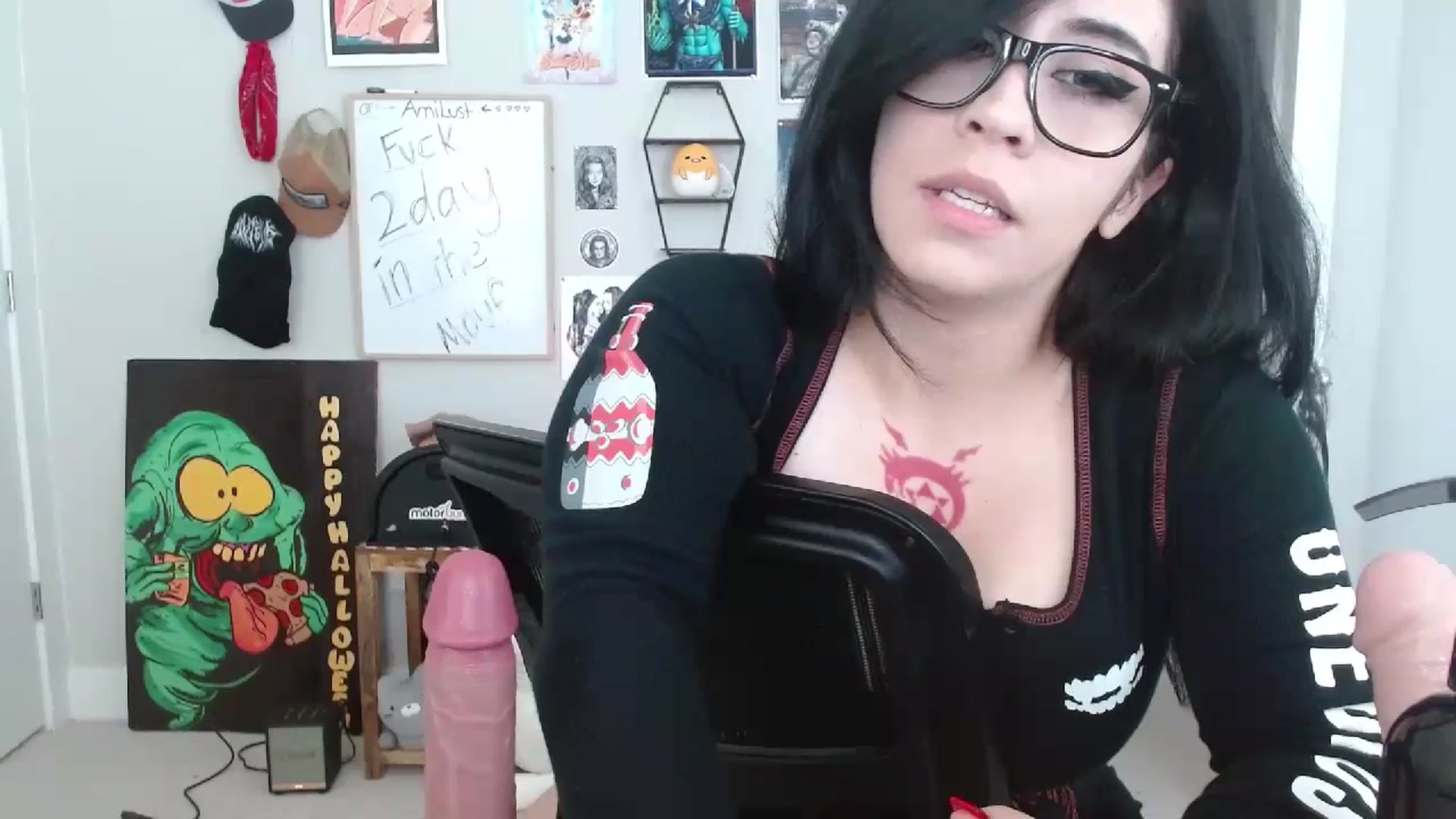 Gallery image thumbnail from Amilustxx's myfreecams stream on, 07/31/2024, 21:45 image 5 of 20