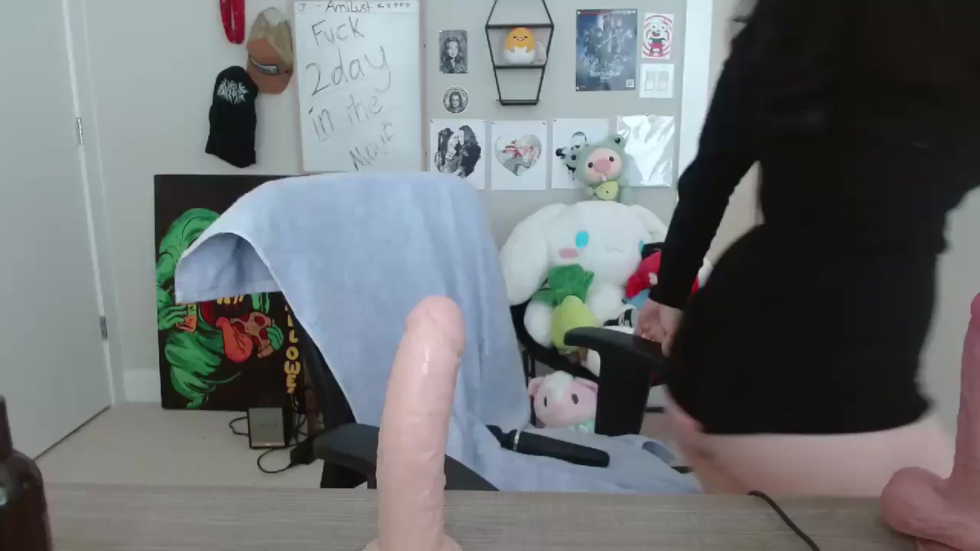 Gallery image thumbnail from Amilustxx's myfreecams stream on, 08/01/2024, 19:40 image 1 of 20