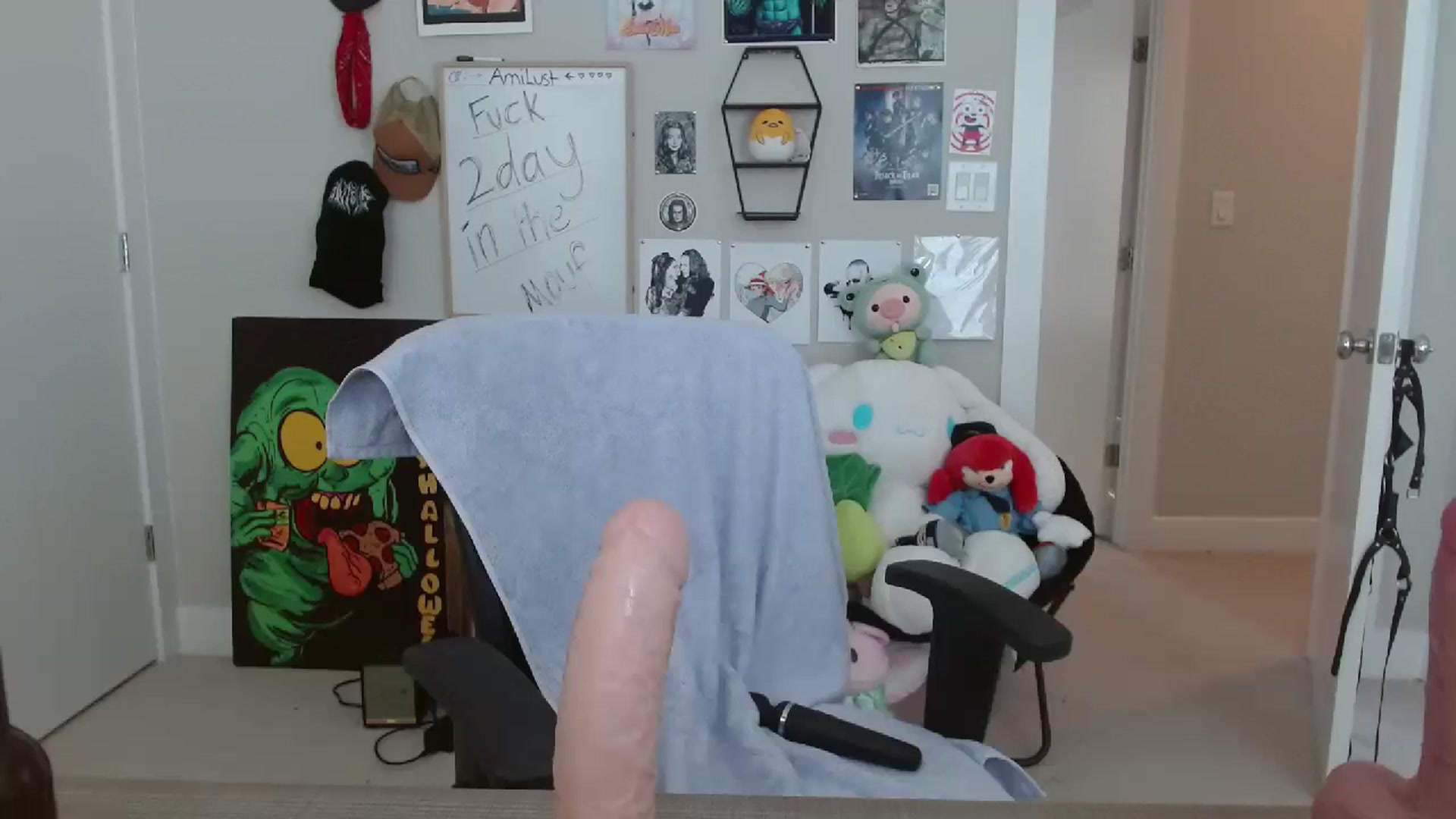 Gallery image thumbnail from Amilustxx's myfreecams stream on, 08/01/2024, 19:40 image 5 of 20