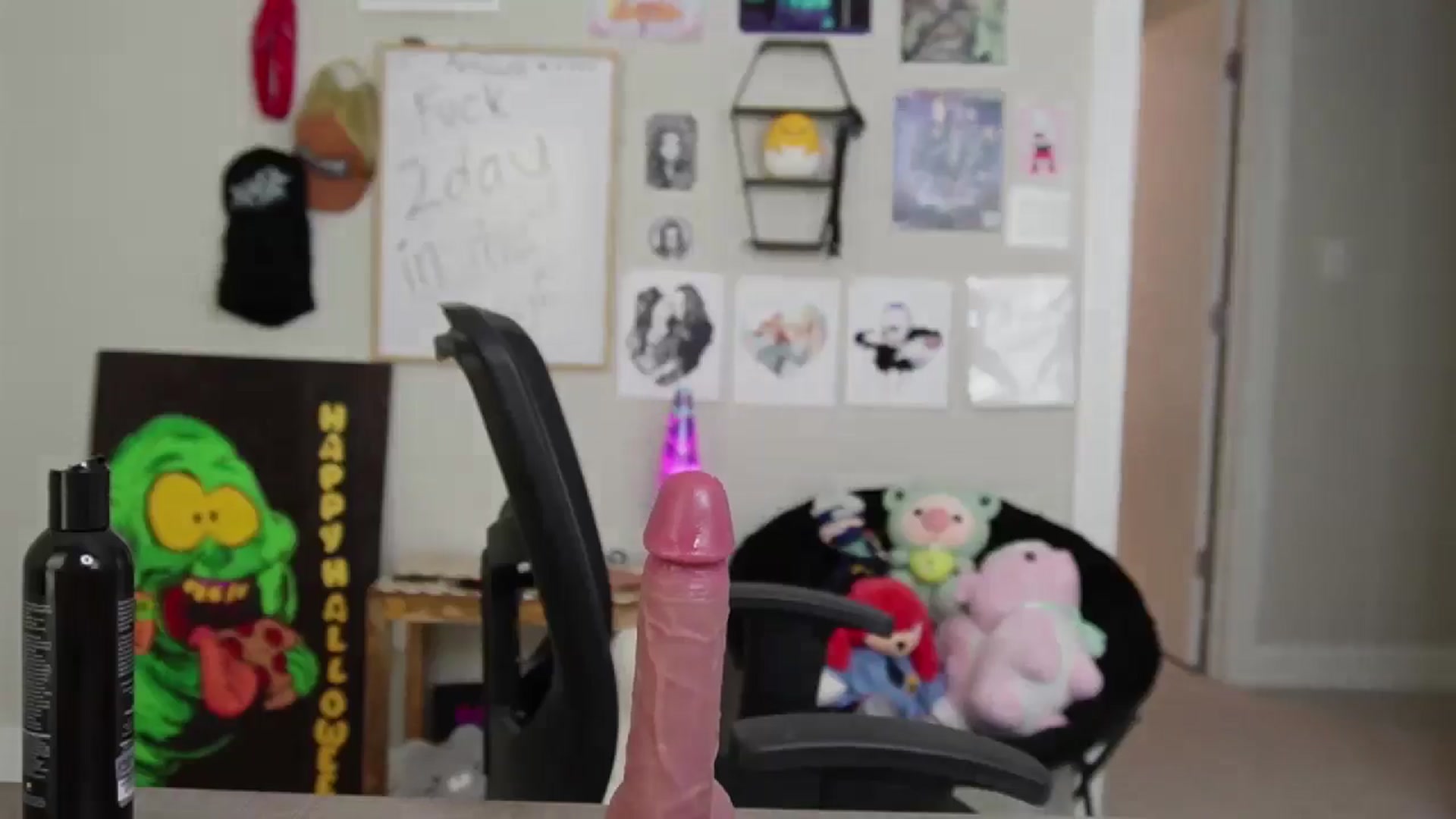 Gallery image thumbnail from Amilustxx's myfreecams stream on, 08/07/2024, 18:16 image 12 of 20