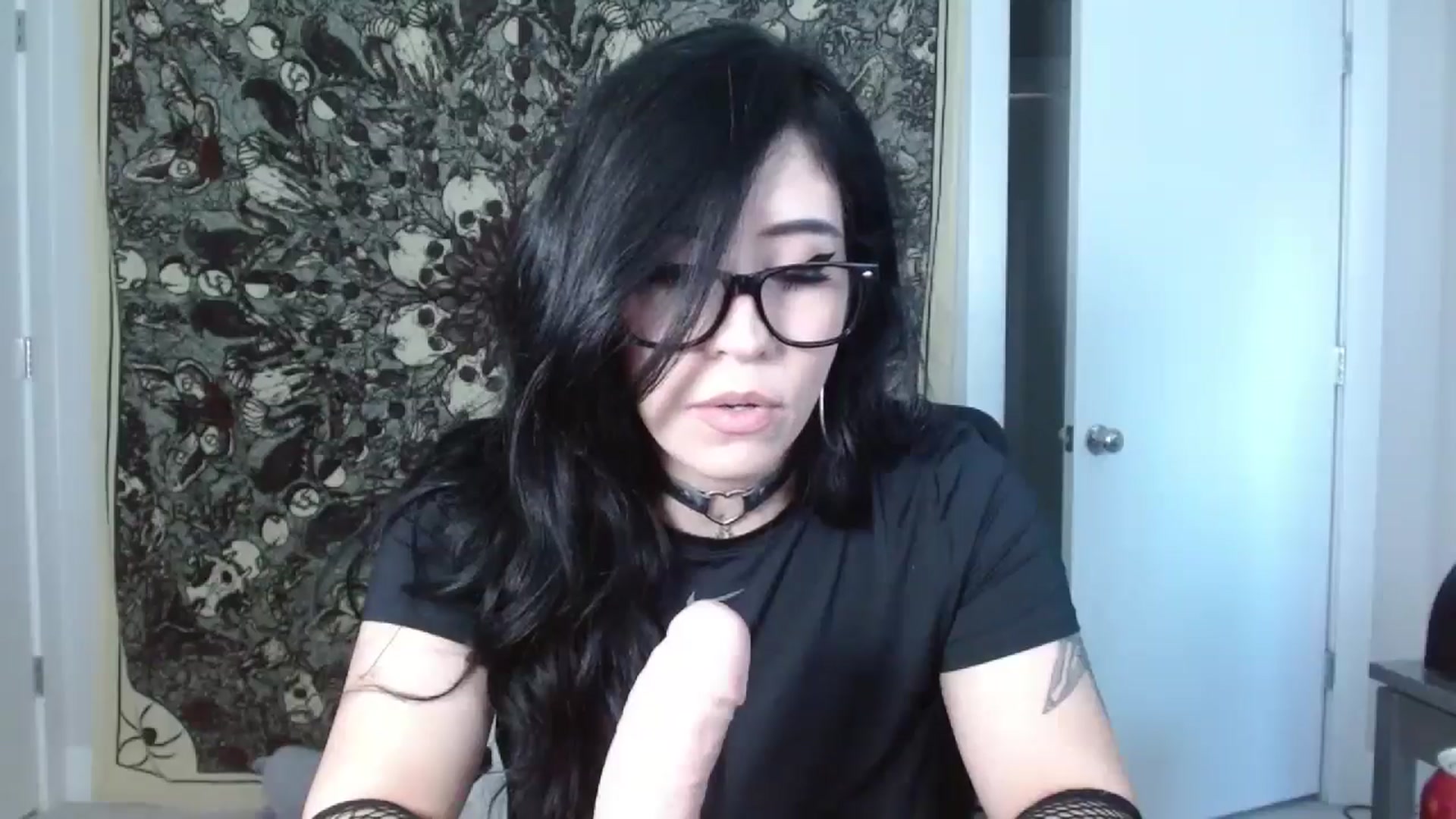 Gallery image thumbnail from Amilustxx's myfreecams stream on, 08/15/2024, 24:01 image 8 of 20