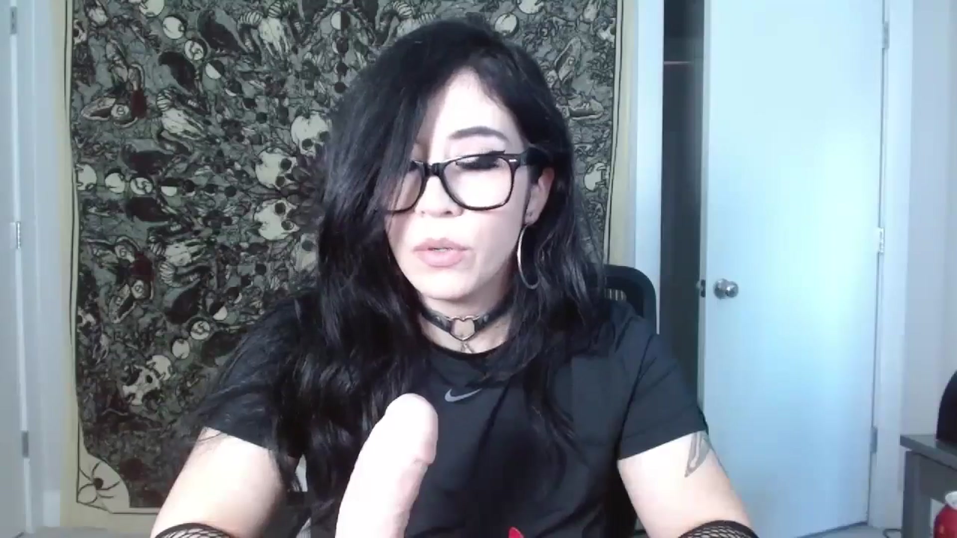 Gallery image thumbnail from Amilustxx's myfreecams stream on, 08/15/2024, 24:01 image 13 of 20