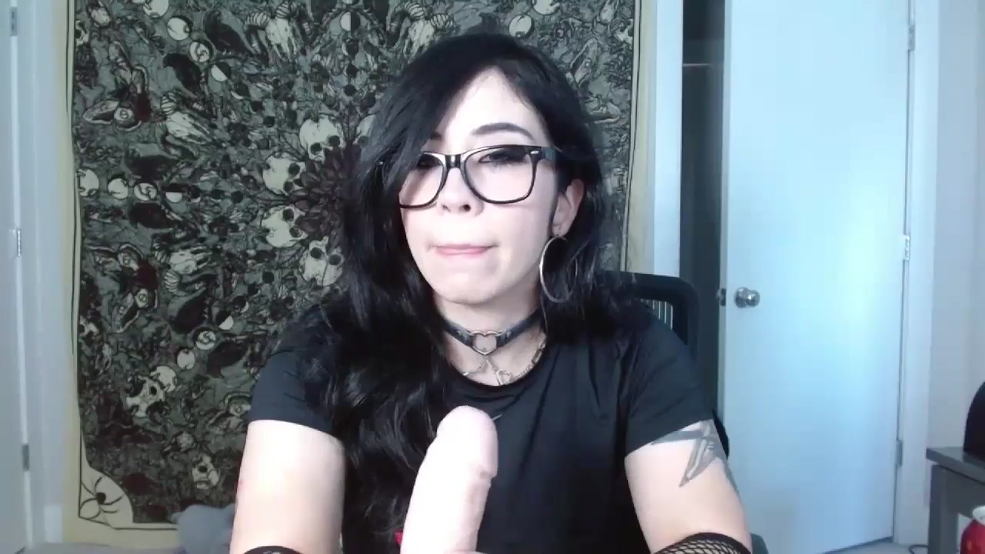 Gallery image thumbnail from Amilustxx's myfreecams stream on, 08/15/2024, 24:01 image 5 of 20
