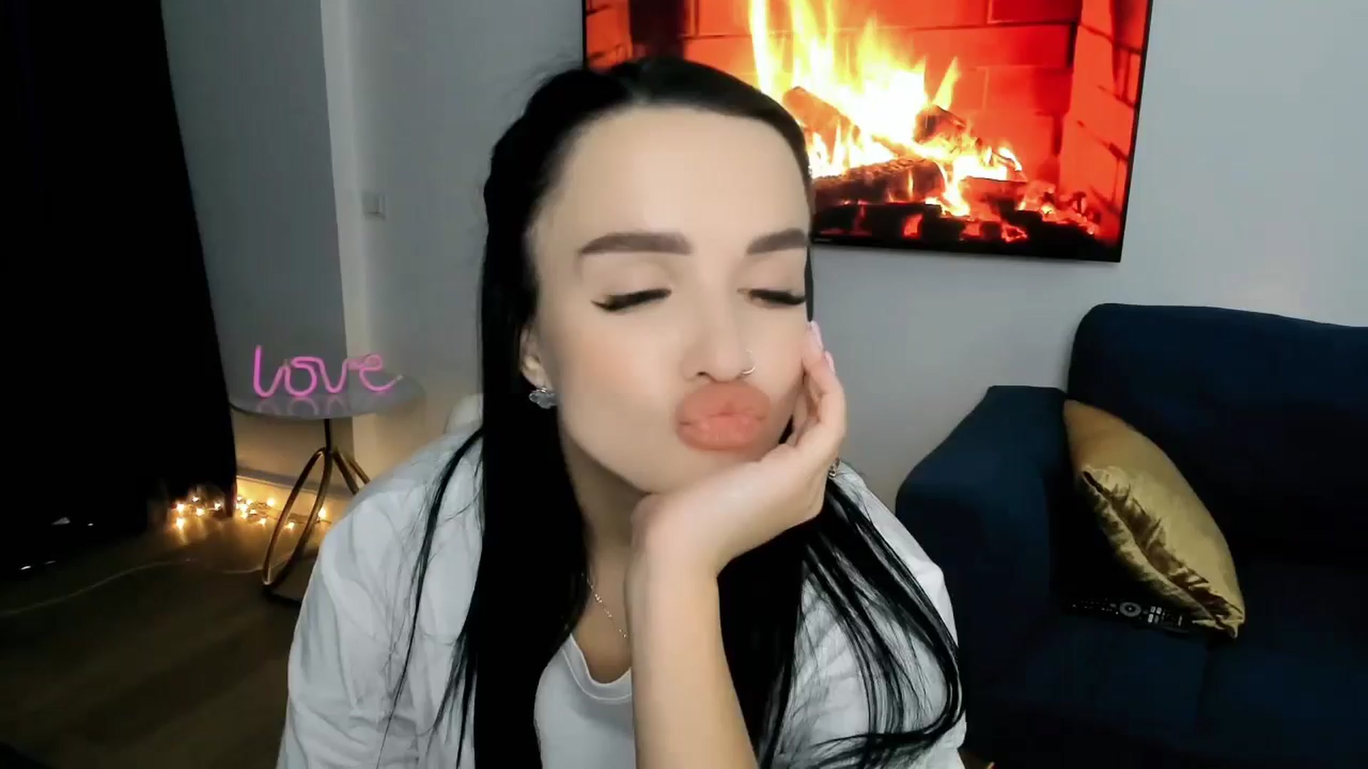 Gallery image thumbnail from Amimysteryx's myfreecams stream on, 12/15/2025, 11:20 image 1 of 20