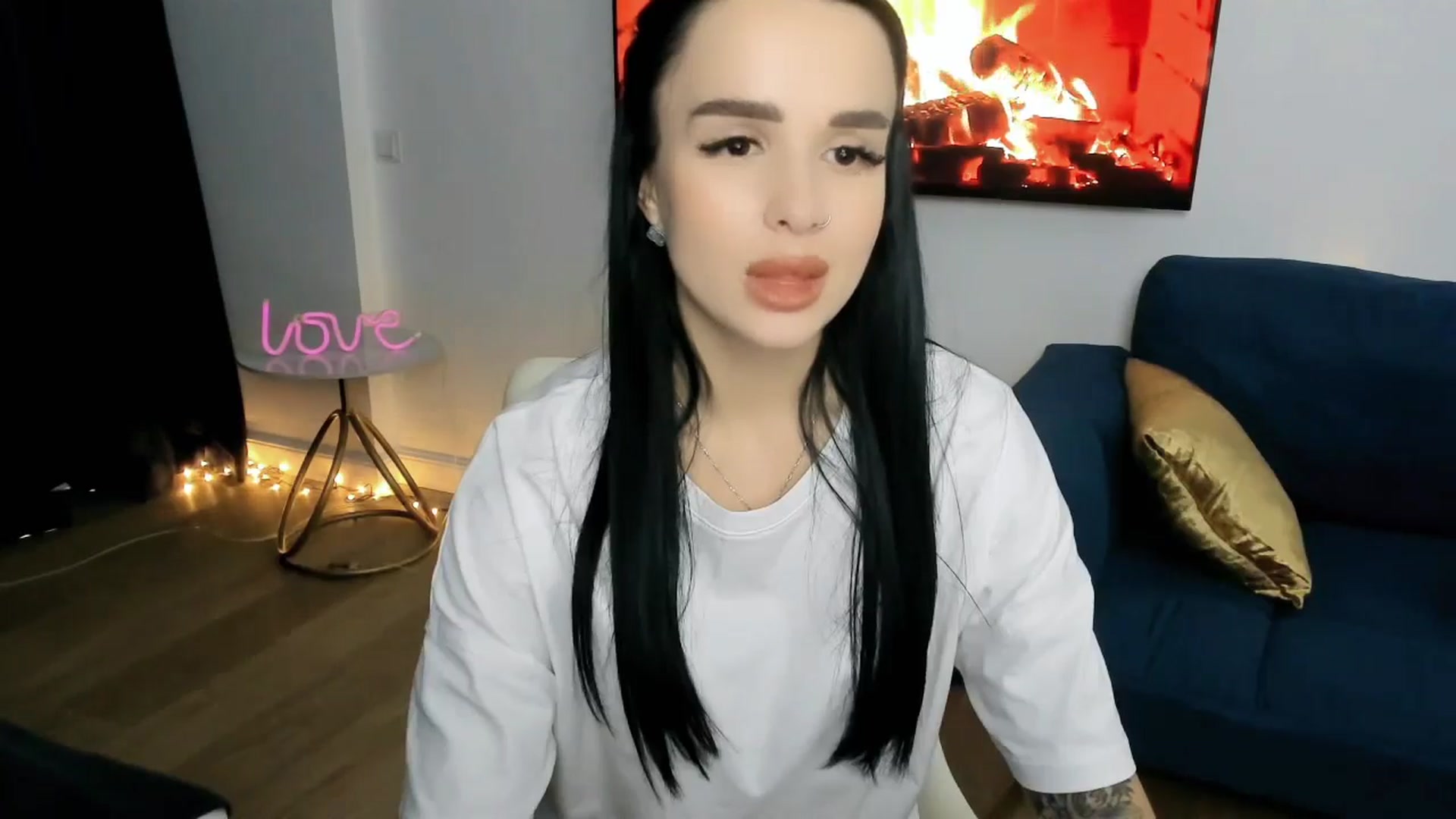 Gallery image thumbnail from Amimysteryx's myfreecams stream on, 12/15/2025, 11:20 image 15 of 20