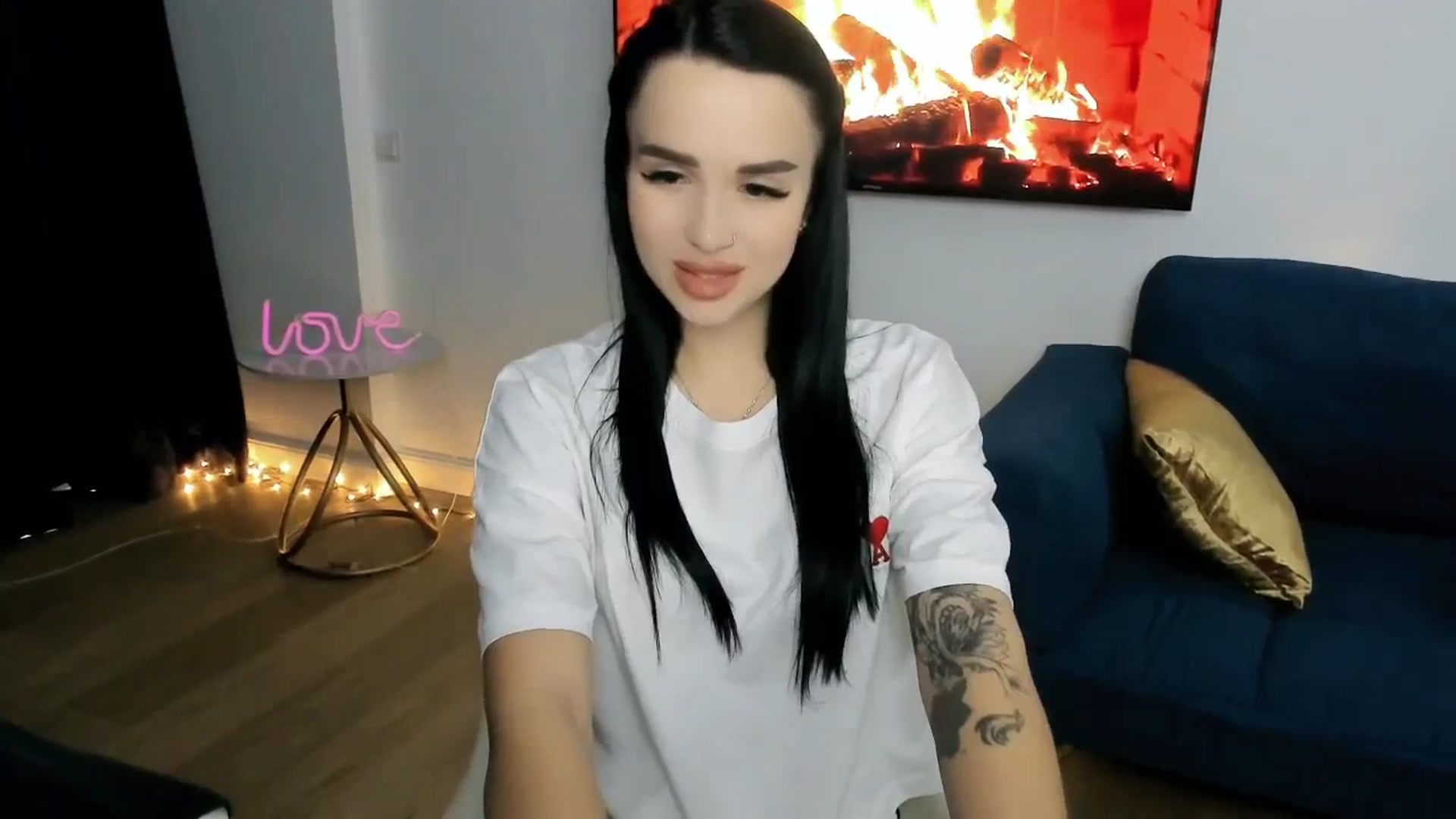 Gallery image thumbnail from Amimysteryx's myfreecams stream on, 12/15/2025, 11:20 image 17 of 20
