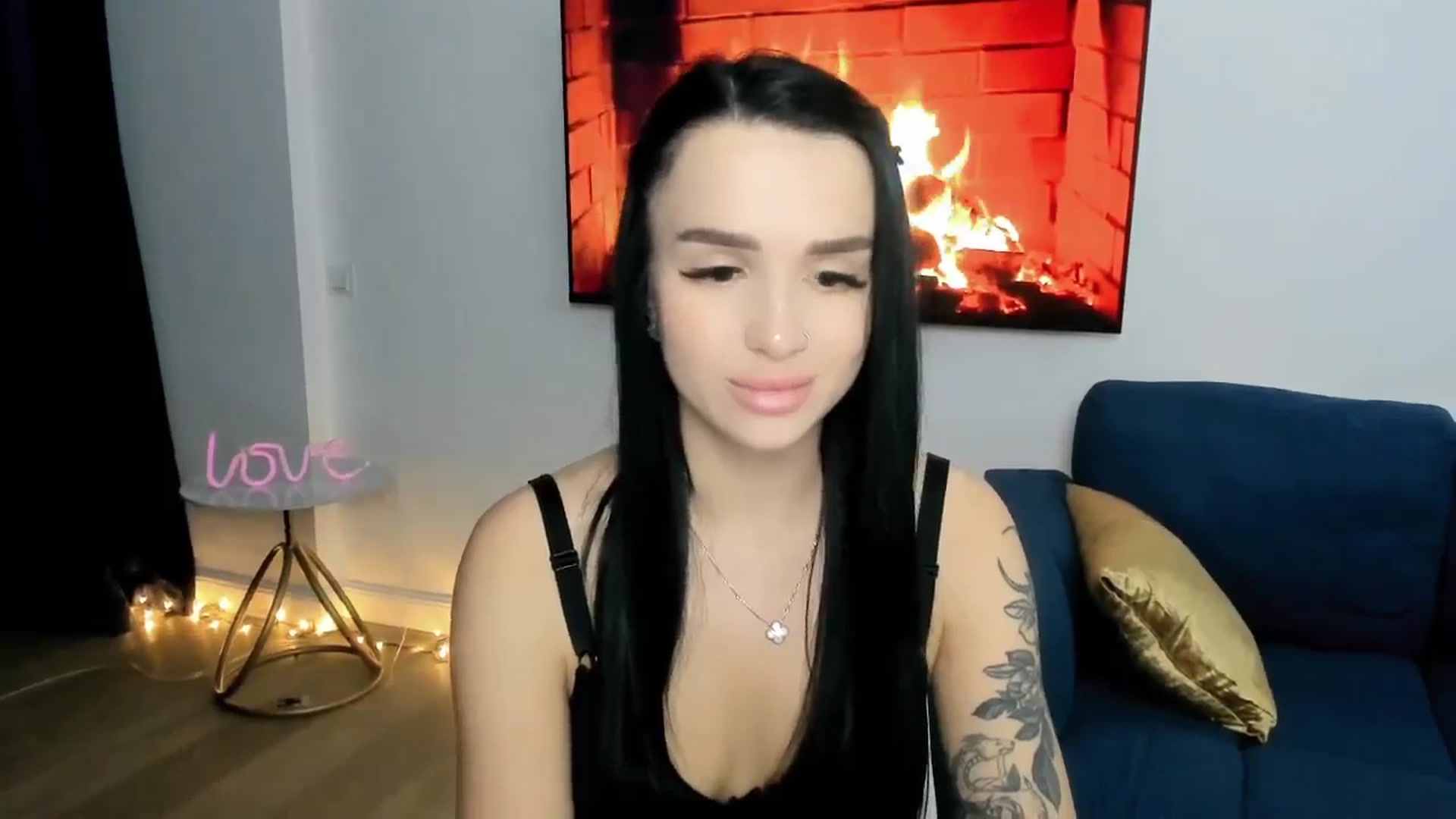 Gallery image thumbnail from Amimysteryx's myfreecams stream on, 12/17/2025, 11:41 image 18 of 20