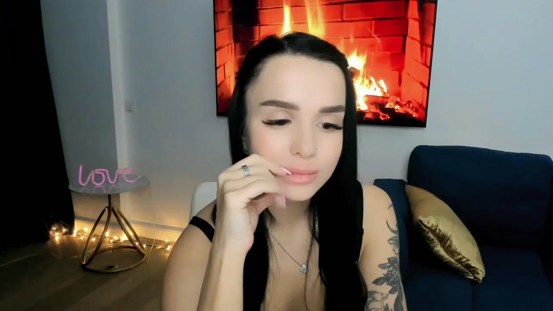 Gallery image thumbnail from Amimysteryx's myfreecams stream on, 12/17/2025, 11:41 image 19 of 20