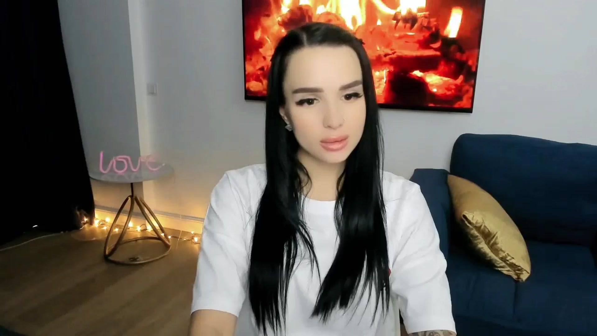 Gallery image thumbnail from Amimysteryx's myfreecams stream on, 12/22/2025, 11:36 image 2 of 20