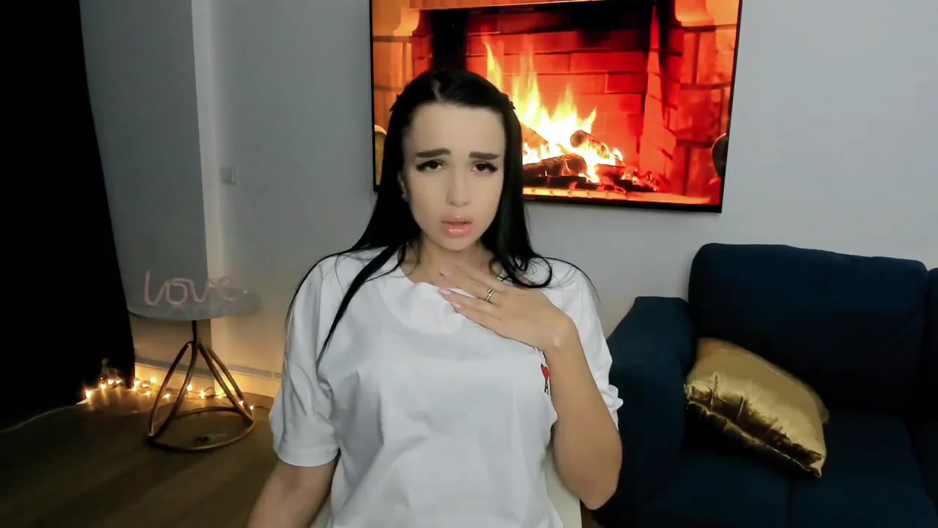 Gallery image thumbnail from Amimysteryx's myfreecams stream on, 12/24/2025, 11:36 image 10 of 20