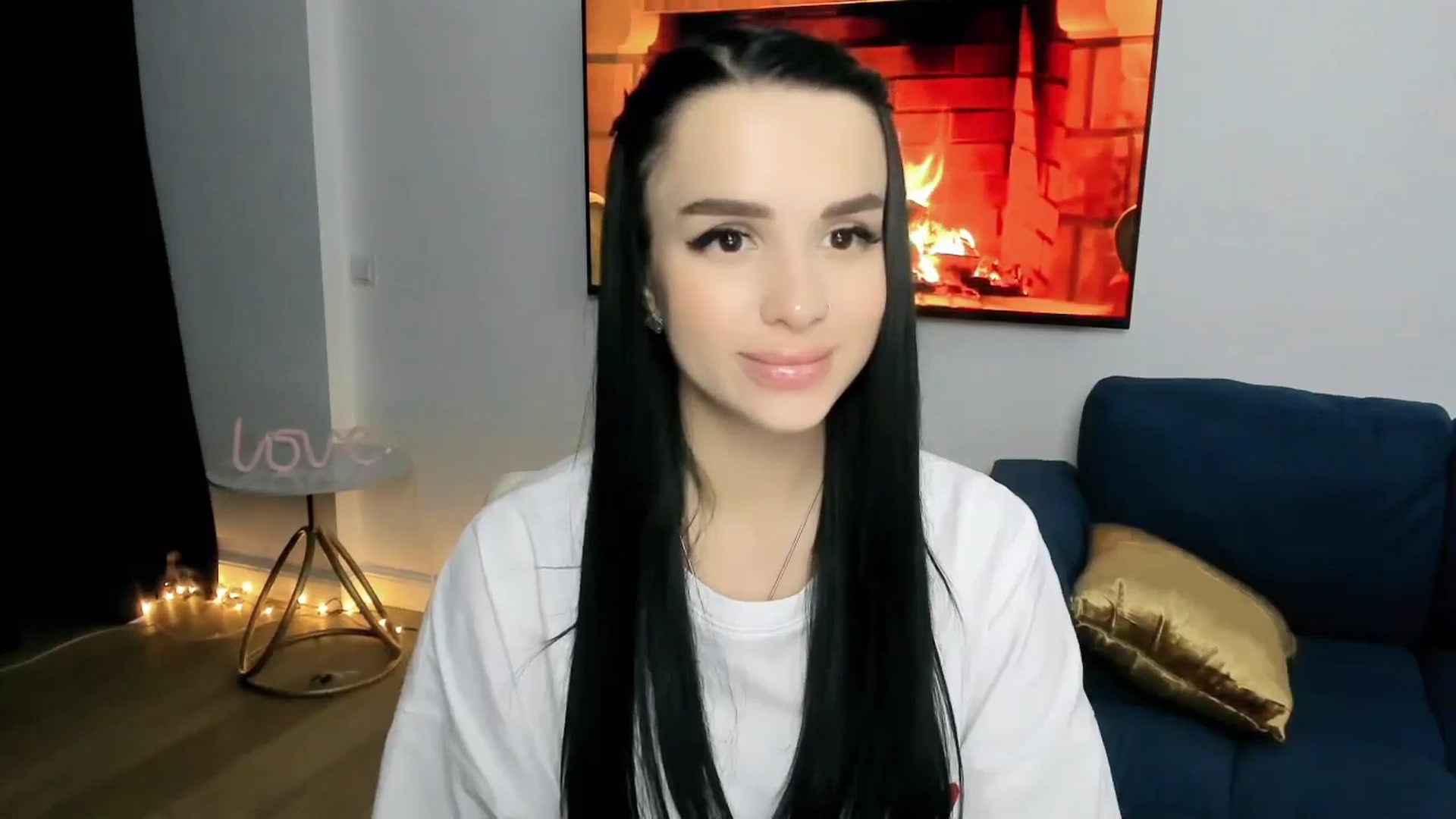 Gallery image thumbnail from Amimysteryx's myfreecams stream on, 12/24/2025, 11:36 image 4 of 20