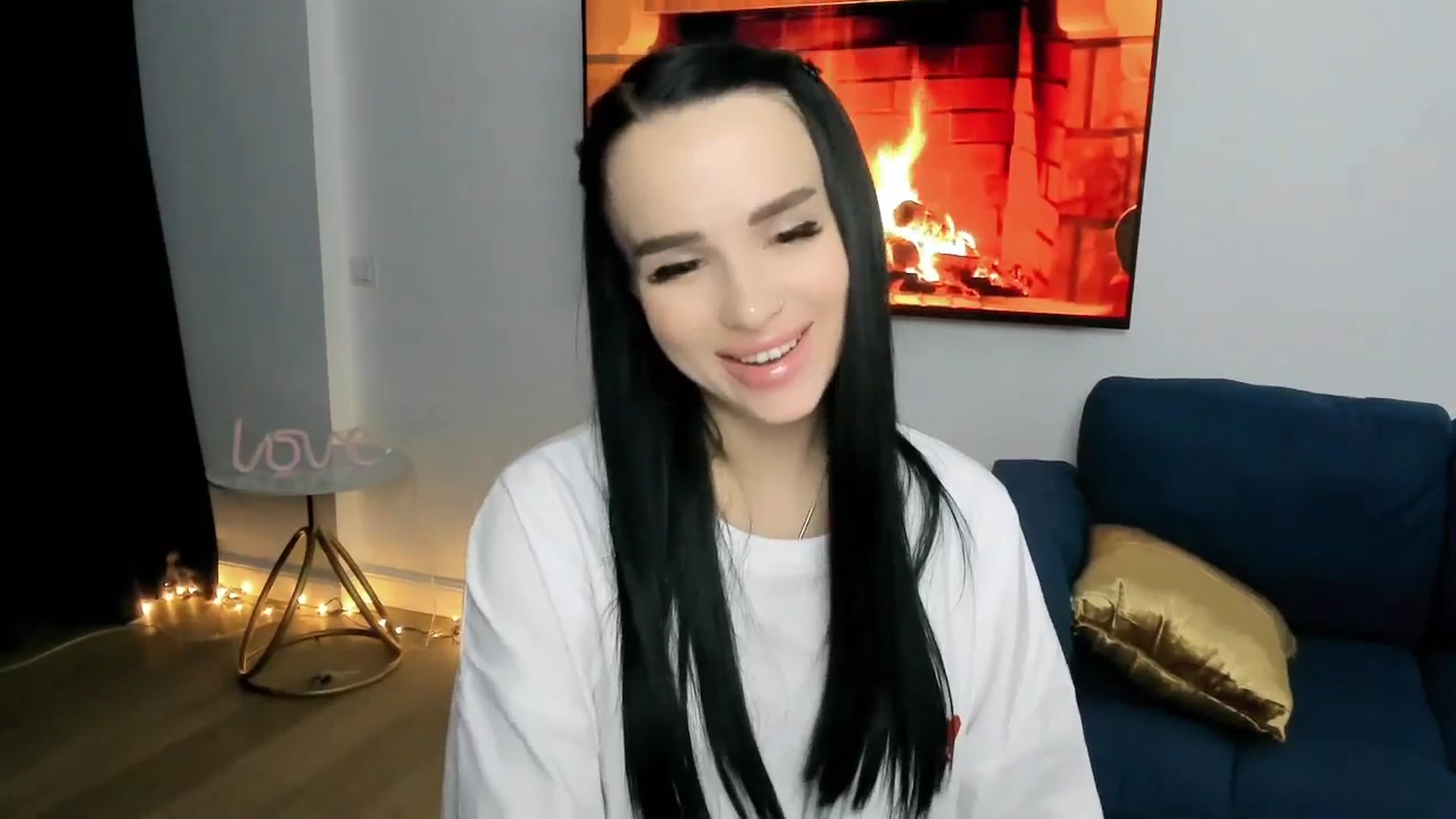 Gallery image thumbnail from Amimysteryx's myfreecams stream on, 12/24/2025, 11:36 image 5 of 20