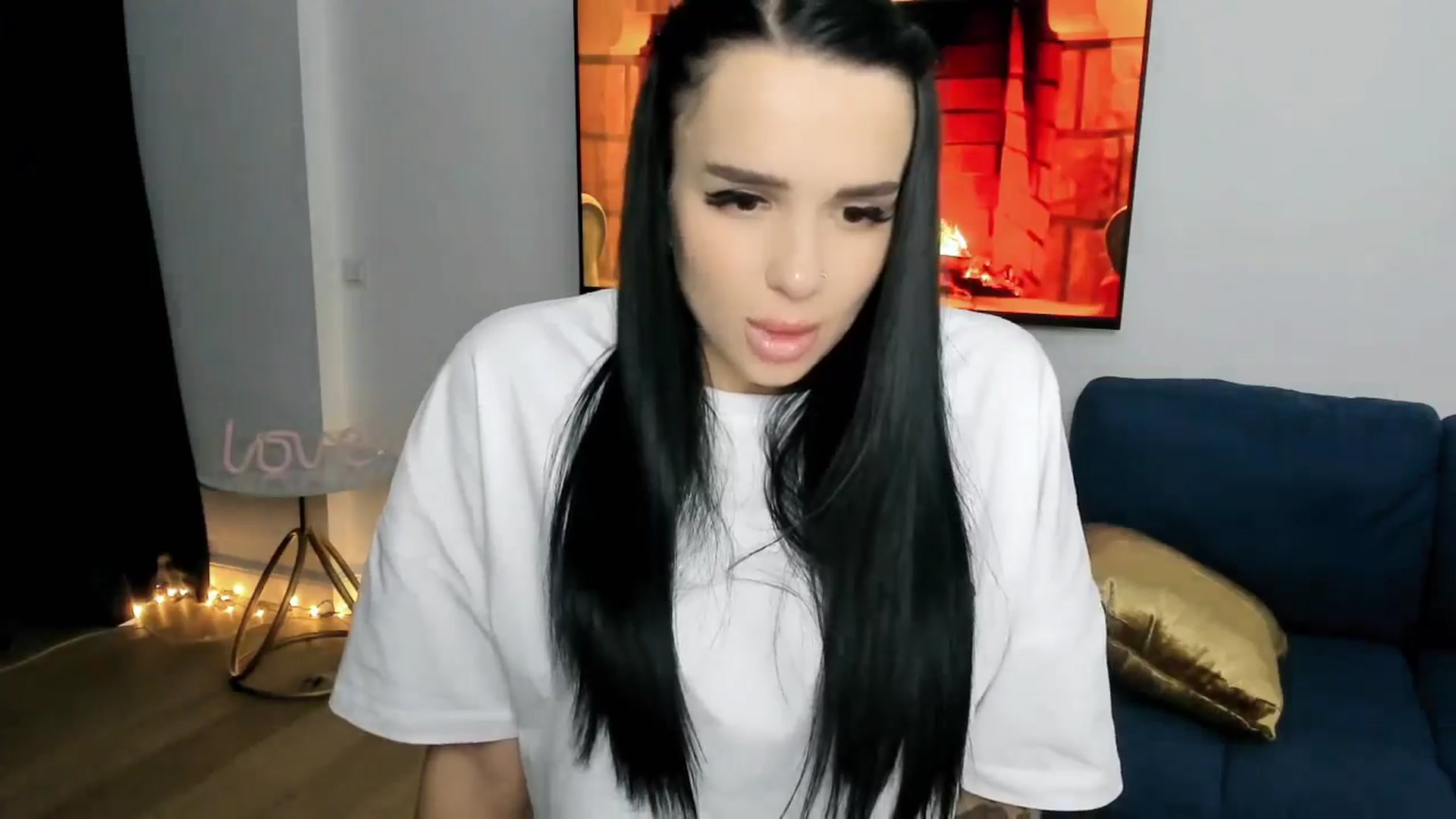 Gallery image thumbnail from Amimysteryx's myfreecams stream on, 12/24/2025, 11:36 image 13 of 20