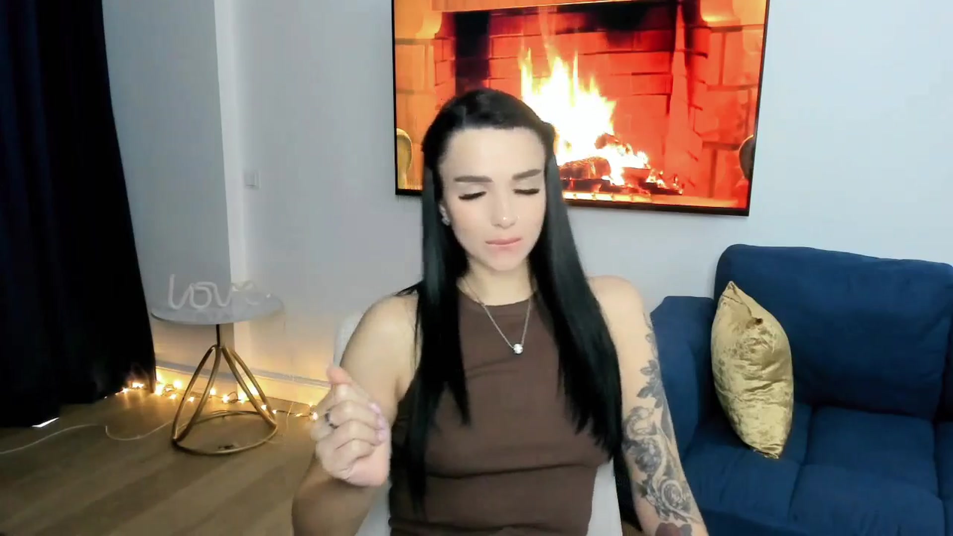 Gallery image thumbnail from Amimysteryx's myfreecams stream on, 12/26/2025, 10:41 image 5 of 20