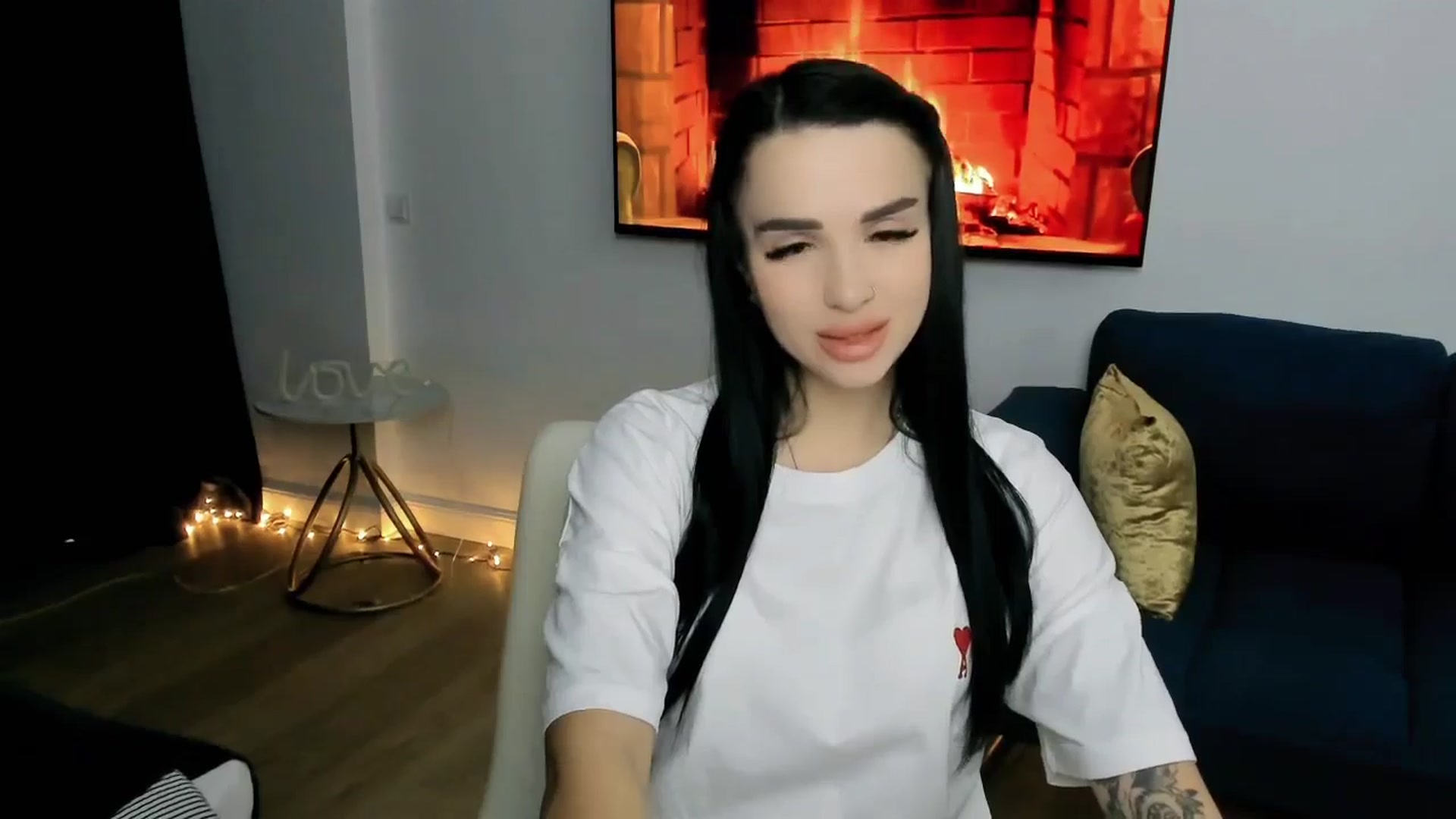 Gallery image thumbnail from Amimysteryx's myfreecams stream on, 12/31/2025, 07:40 image 2 of 20