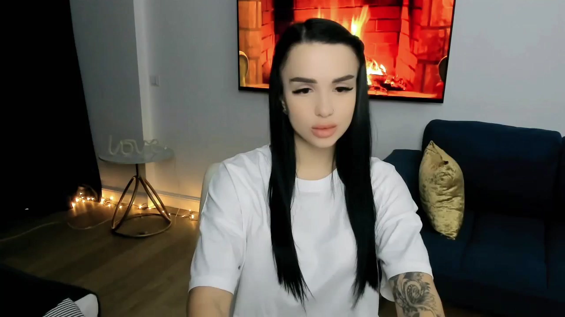 Gallery image thumbnail from Amimysteryx's myfreecams stream on, 12/31/2025, 07:40 image 1 of 20