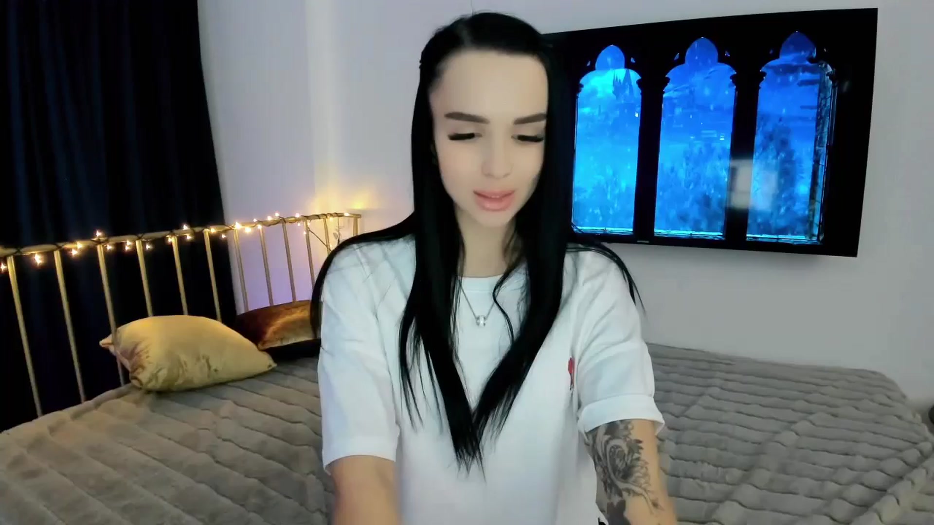 Gallery image thumbnail from Amimysteryx's myfreecams stream on, 01/16/2026, 11:38 image 1 of 20