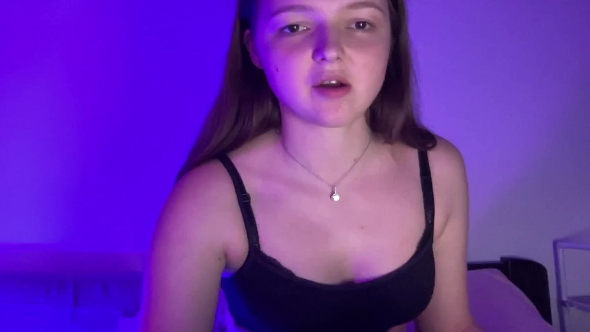 Gallery image thumbnail from AminaMi19's myfreecams stream on, 07/17/2025, 20:16 image 14 of 20