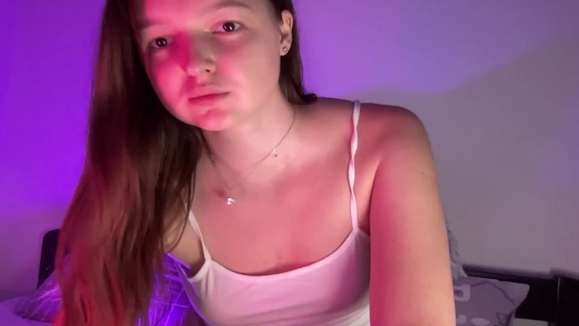 Gallery image thumbnail from AminaMi19's myfreecams stream on, 08/22/2025, 17:37 image 14 of 20