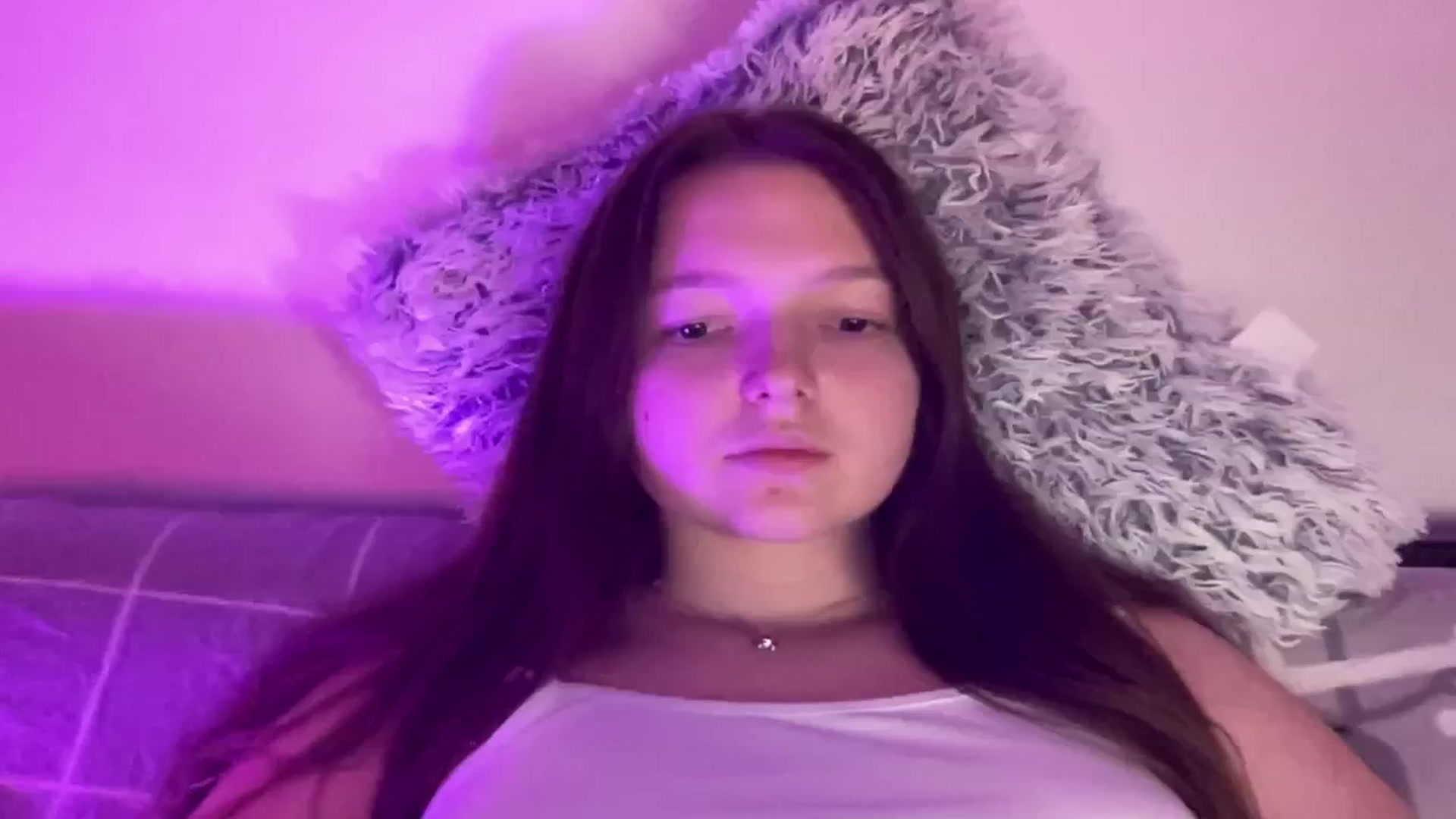 Gallery image thumbnail from AminaMi19's myfreecams stream on, 08/22/2025, 17:37 image 16 of 20