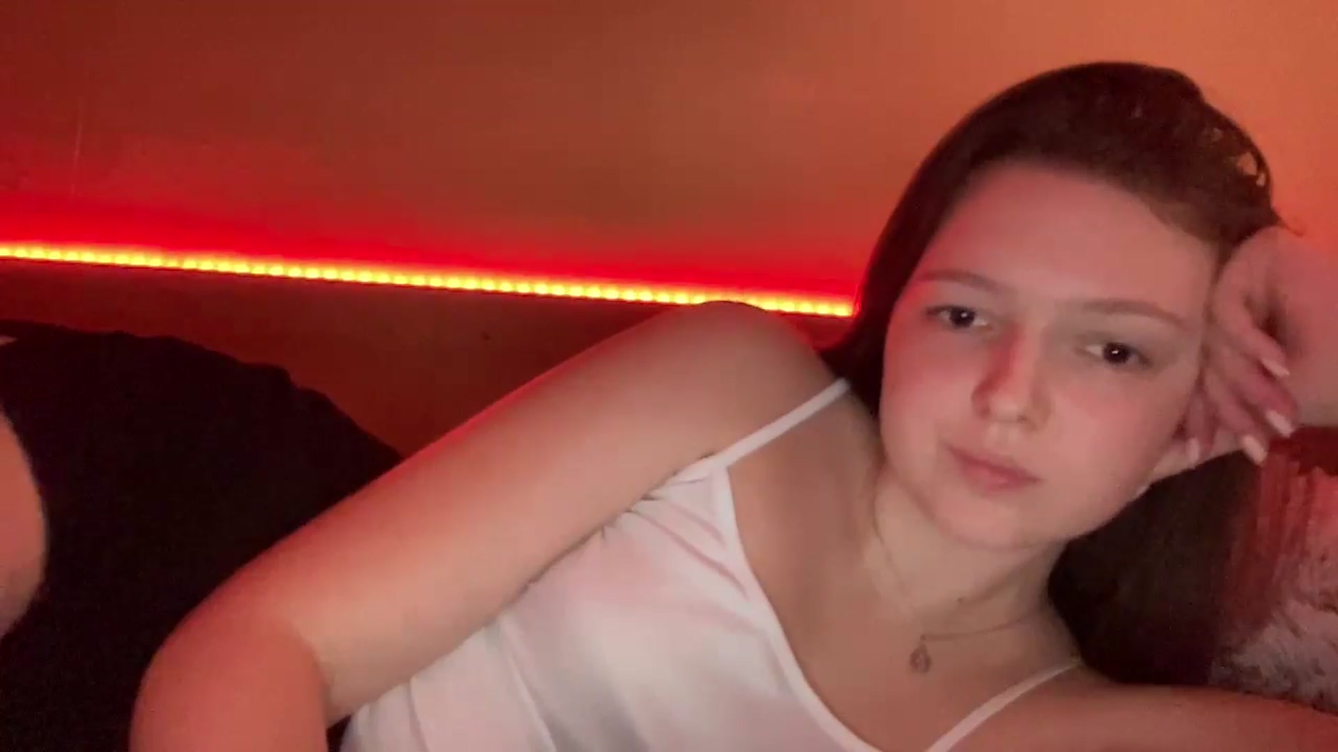 Gallery image thumbnail from AminaMi21's myfreecams stream on, 05/25/2024, 13:43 image 18 of 20
