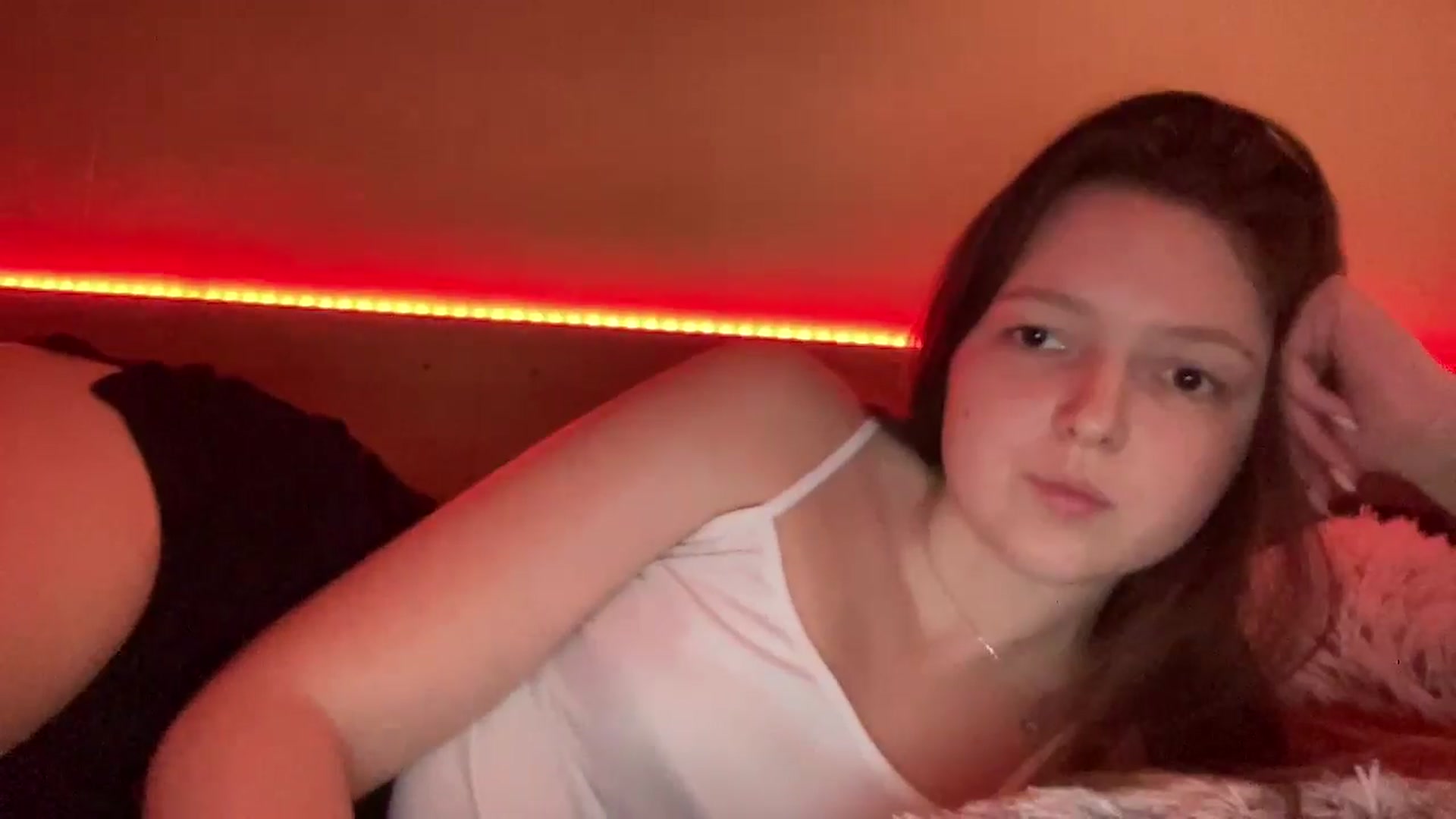 Gallery image thumbnail from AminaMi21's myfreecams stream on, 05/25/2024, 13:43 image 12 of 20