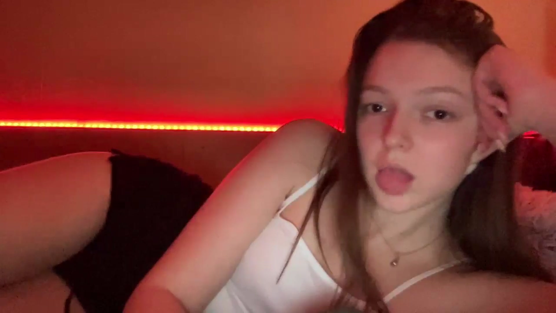Gallery image thumbnail from AminaMi21's myfreecams stream on, 05/25/2024, 13:43 image 20 of 20