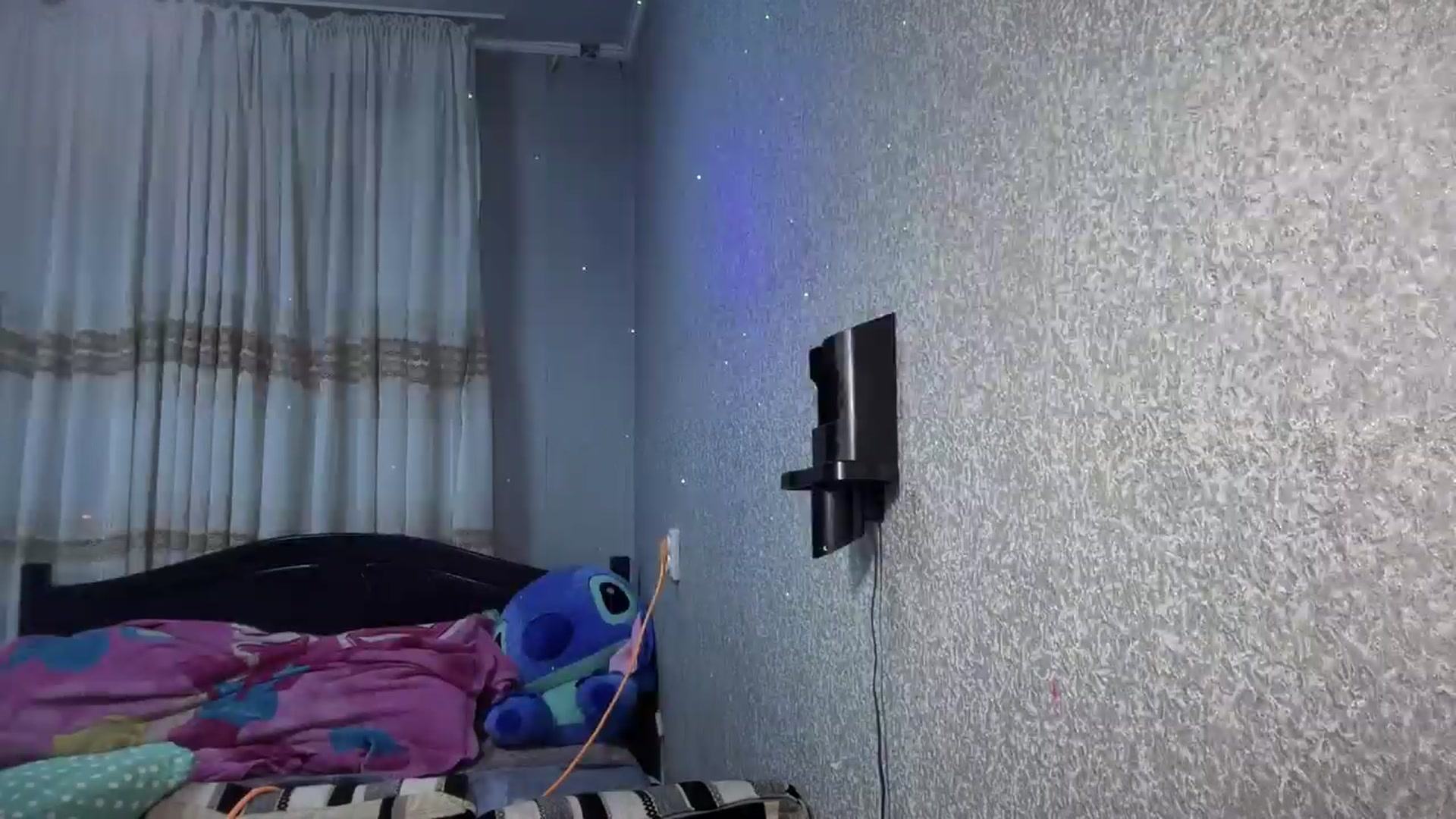 Gallery image thumbnail from AminaRoze's myfreecams stream on, 05/24/2025, 18:31 image 5 of 20