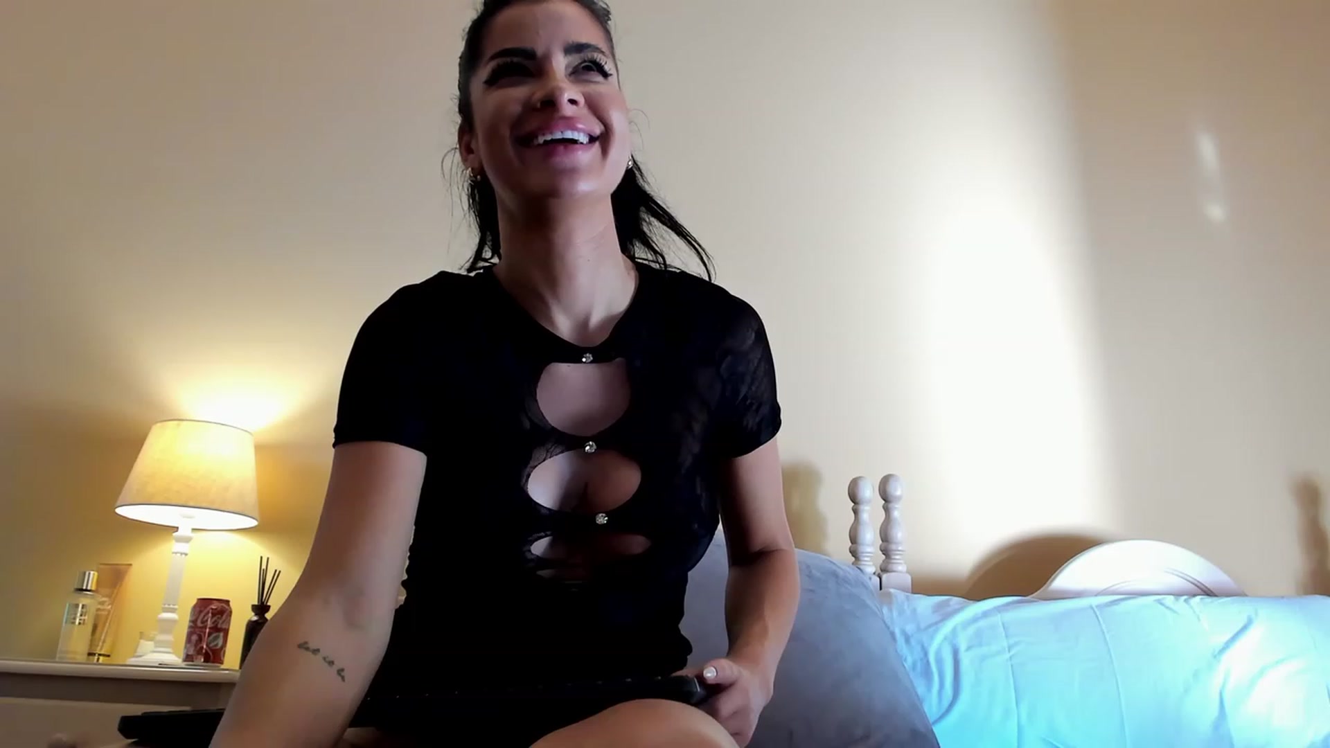 Gallery image thumbnail from Aminna_Bae's myfreecams stream on, 12/24/2023, 15:02 image 17 of 20
