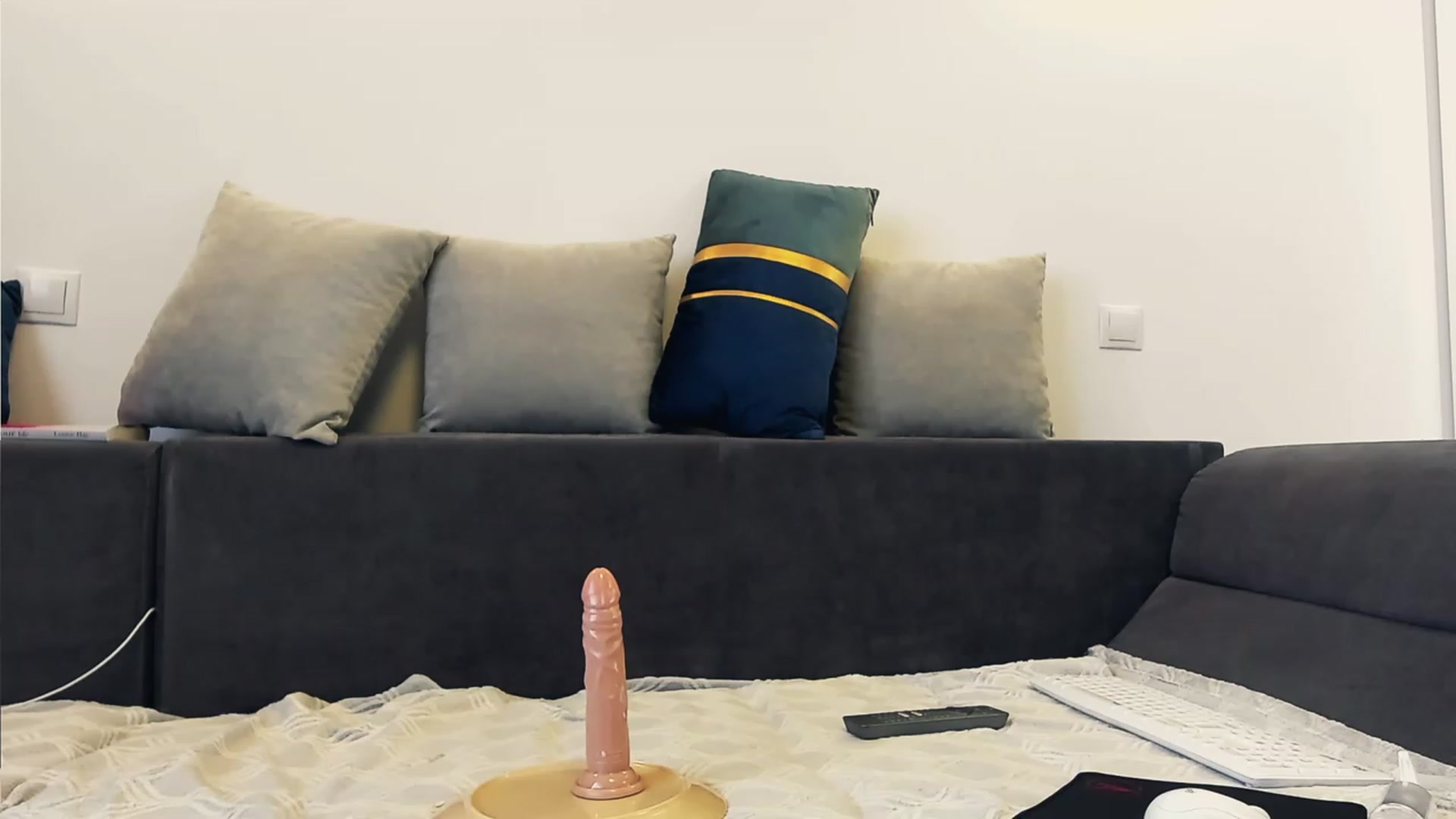 Gallery image thumbnail from Aminna_Bae's myfreecams stream on, 03/12/2024, 12:50 image 2 of 20