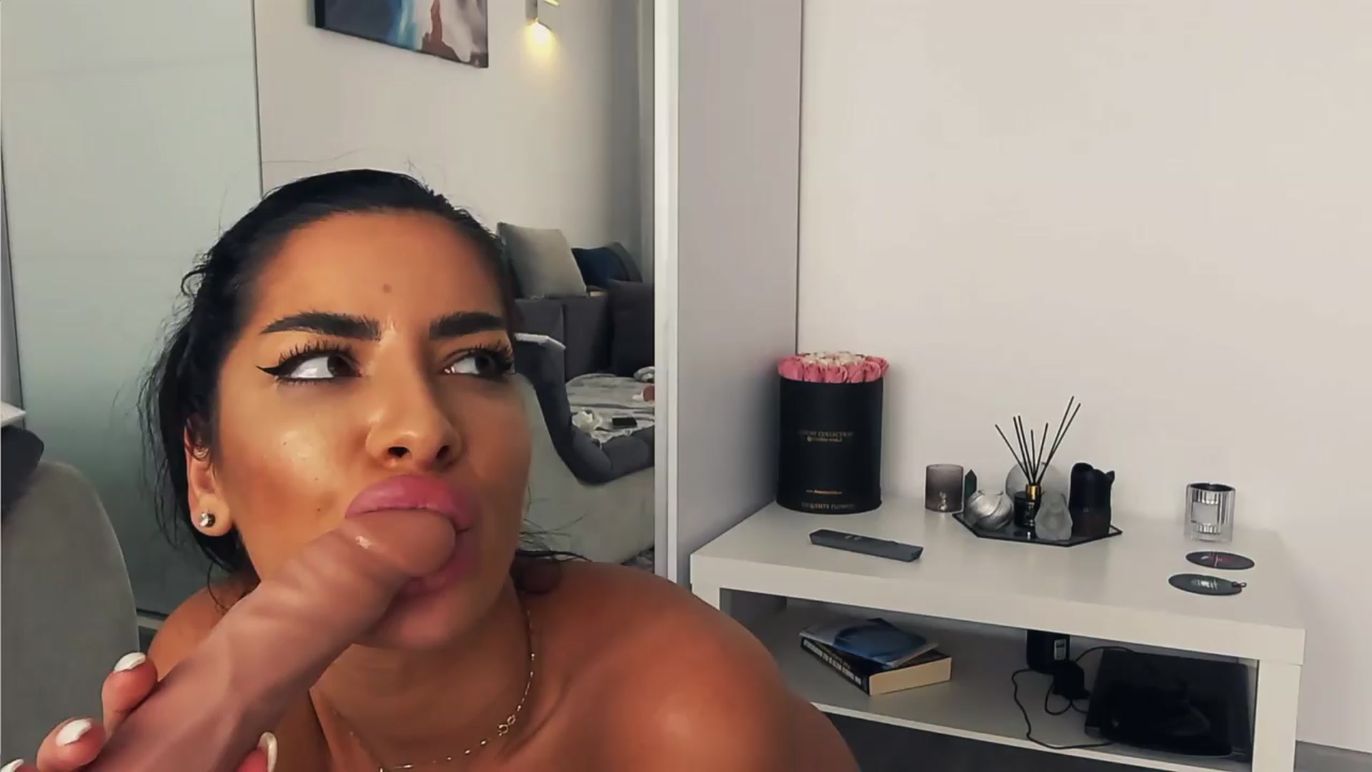 Gallery image thumbnail from Aminna_Bae's myfreecams stream on, 03/23/2024, 14:43 image 19 of 20