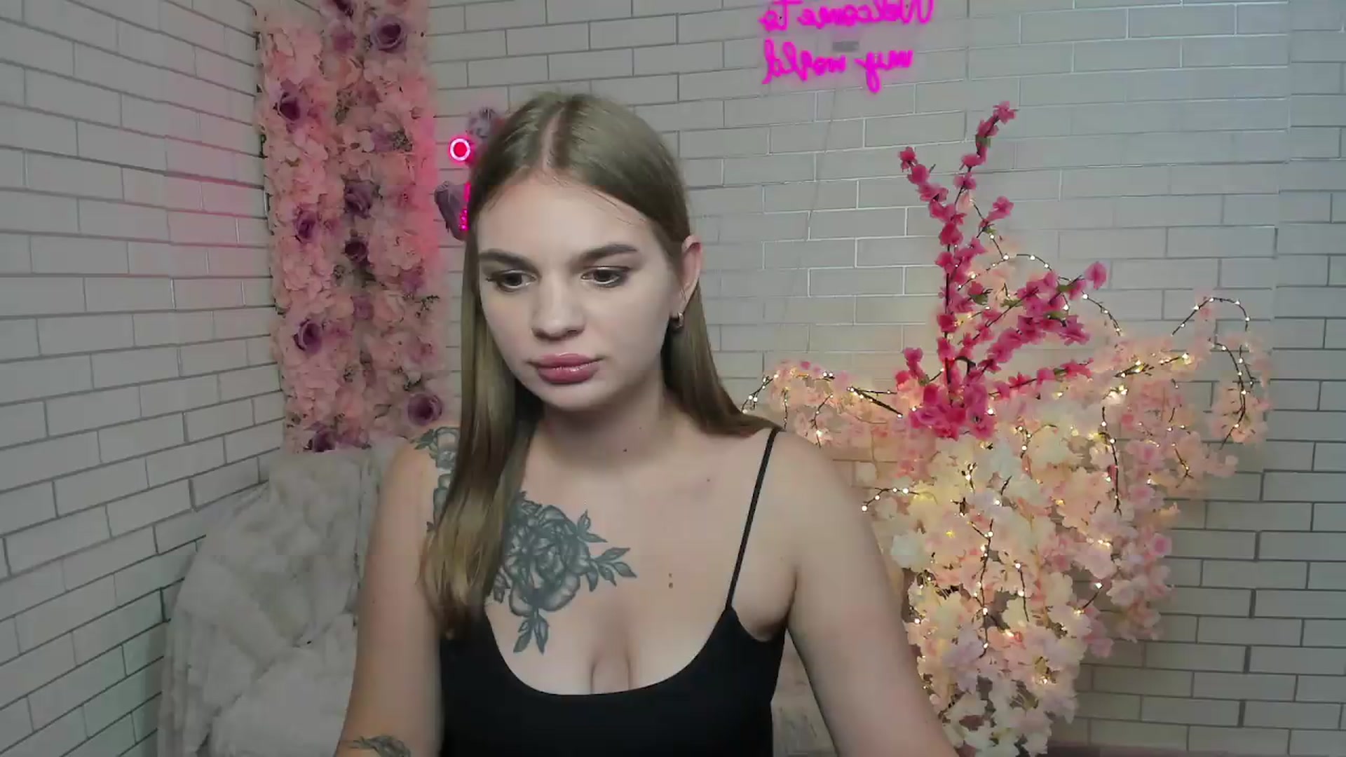 Gallery image thumbnail from AmiraVoss's myfreecams stream on, 09/14/2026, 09:52 image 11 of 20