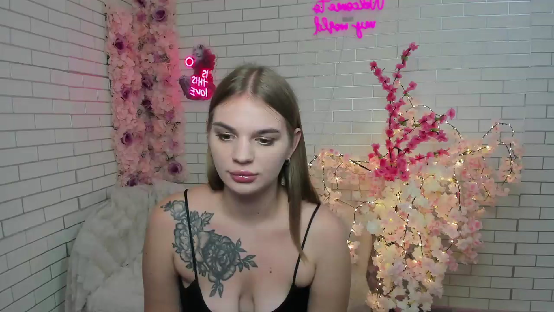 Gallery image thumbnail from AmiraVoss's myfreecams stream on, 09/14/2026, 09:52 image 2 of 20