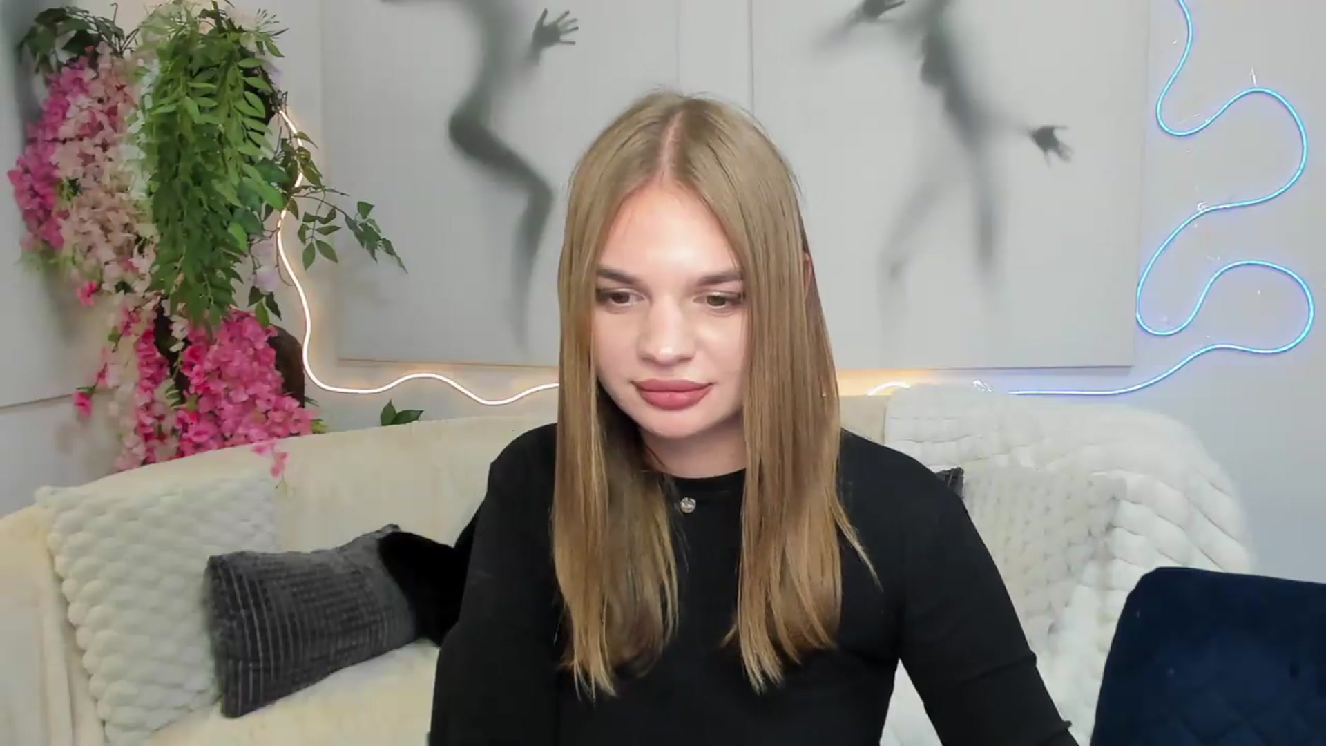 Gallery image thumbnail from AmiraVoss's myfreecams stream on, 09/15/2026, 10:28 image 15 of 20