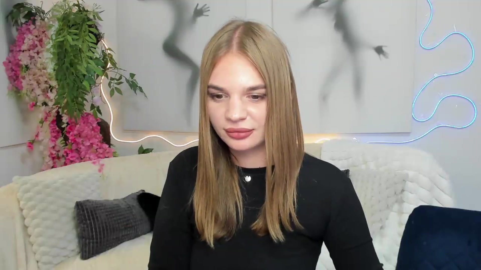 Gallery image thumbnail from AmiraVoss's myfreecams stream on, 09/15/2026, 10:28 image 11 of 20