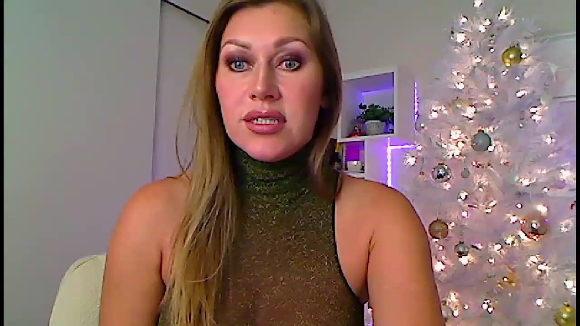 Gallery image thumbnail from Amiri's myfreecams stream on, 12/18/2022, 05:09 image 20 of 20