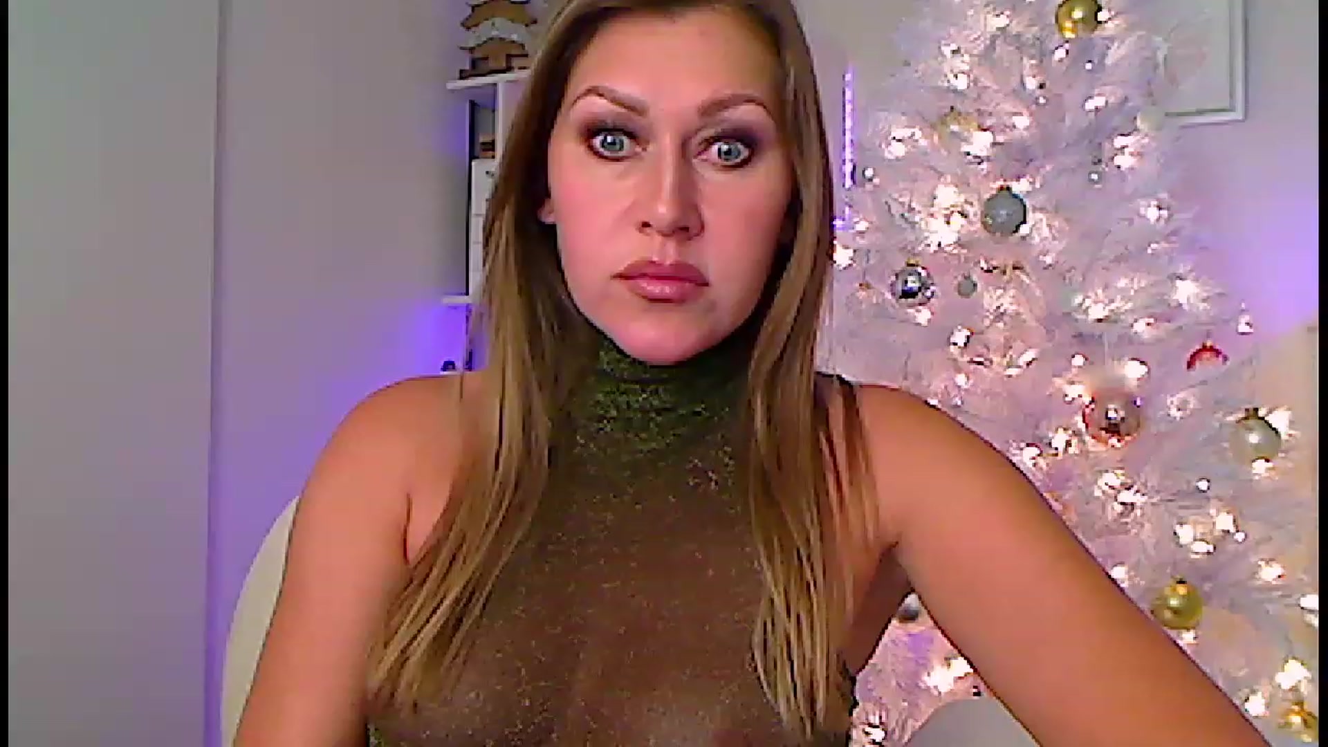 Gallery image thumbnail from Amiri's myfreecams stream on, 12/18/2022, 06:49 image 2 of 20