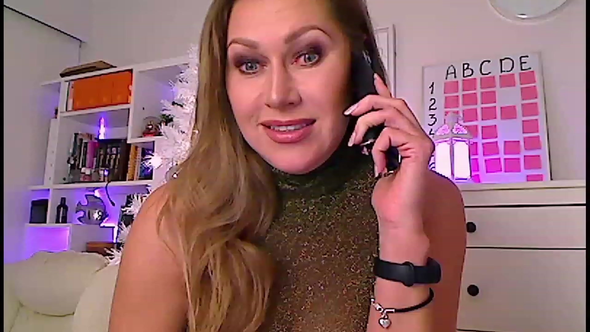 Gallery image thumbnail from Amiri's myfreecams stream on, 12/31/2022, 05:17 image 11 of 20