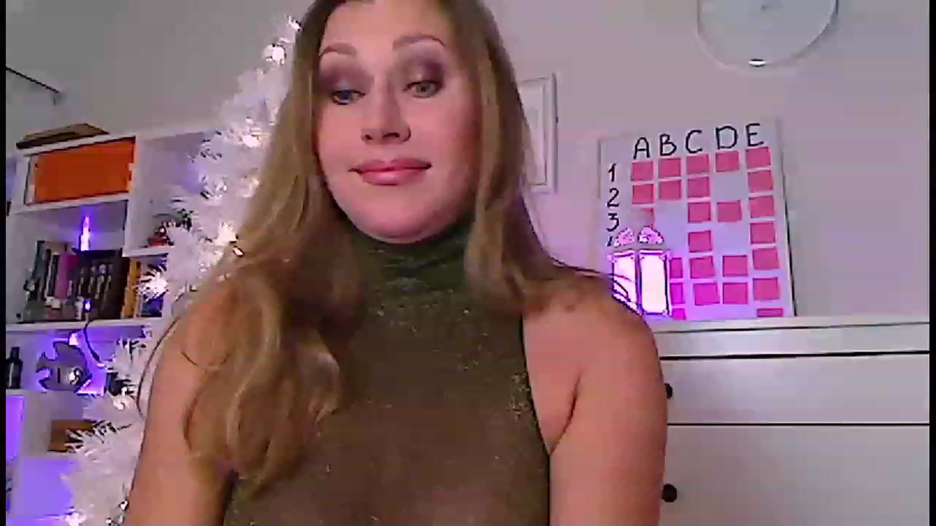 Gallery image thumbnail from Amiri's myfreecams stream on, 12/31/2022, 07:46 image 4 of 20